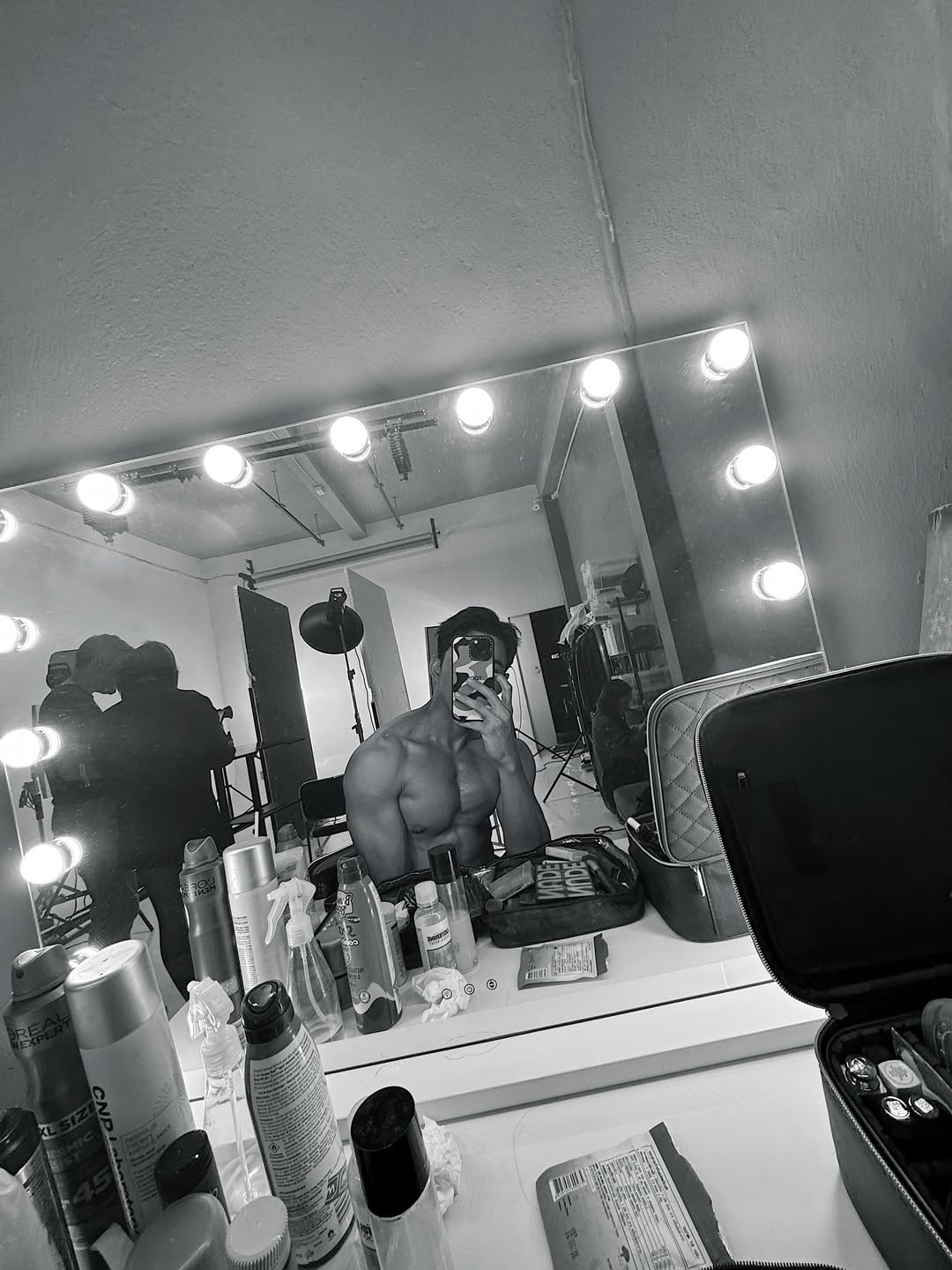 ต๊อด - ปนพงษ์ ไขแสง