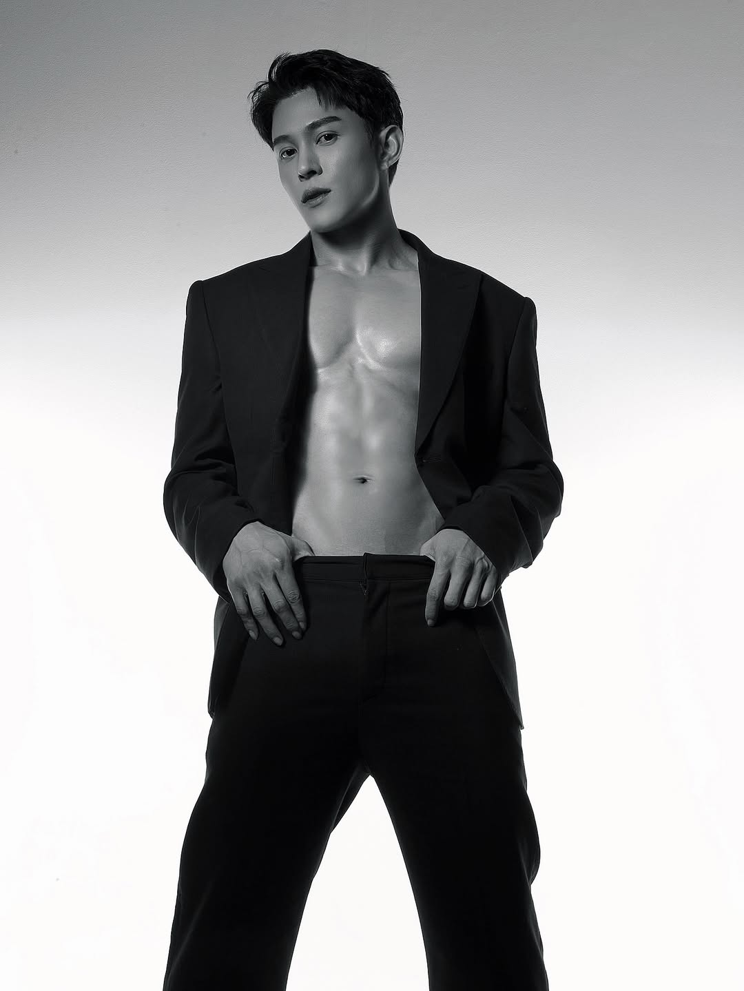 ต๊อด - ปนพงษ์ ไขแสง