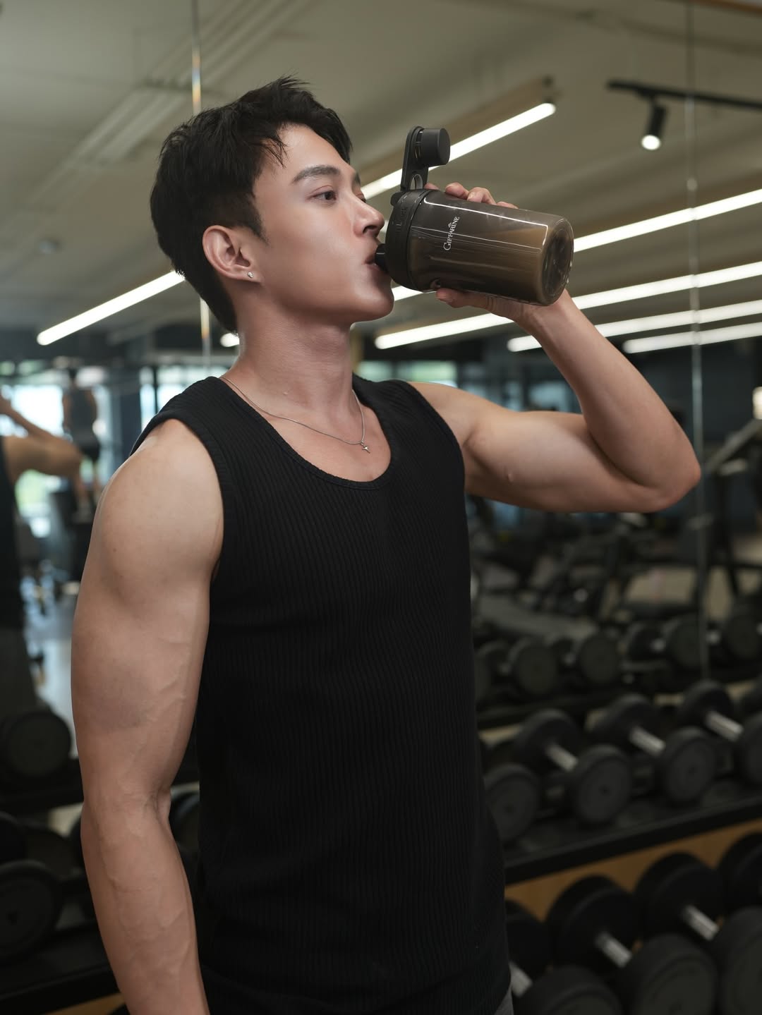 ต๊อด - ปนพงษ์ ไขแสง