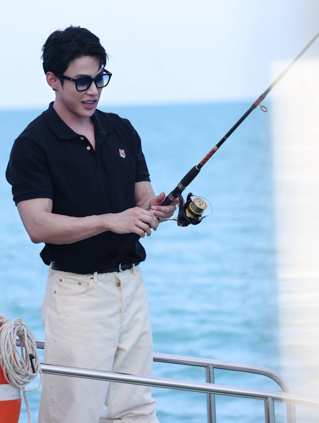 ต๊อด - ปนพงษ์ ไขแสง