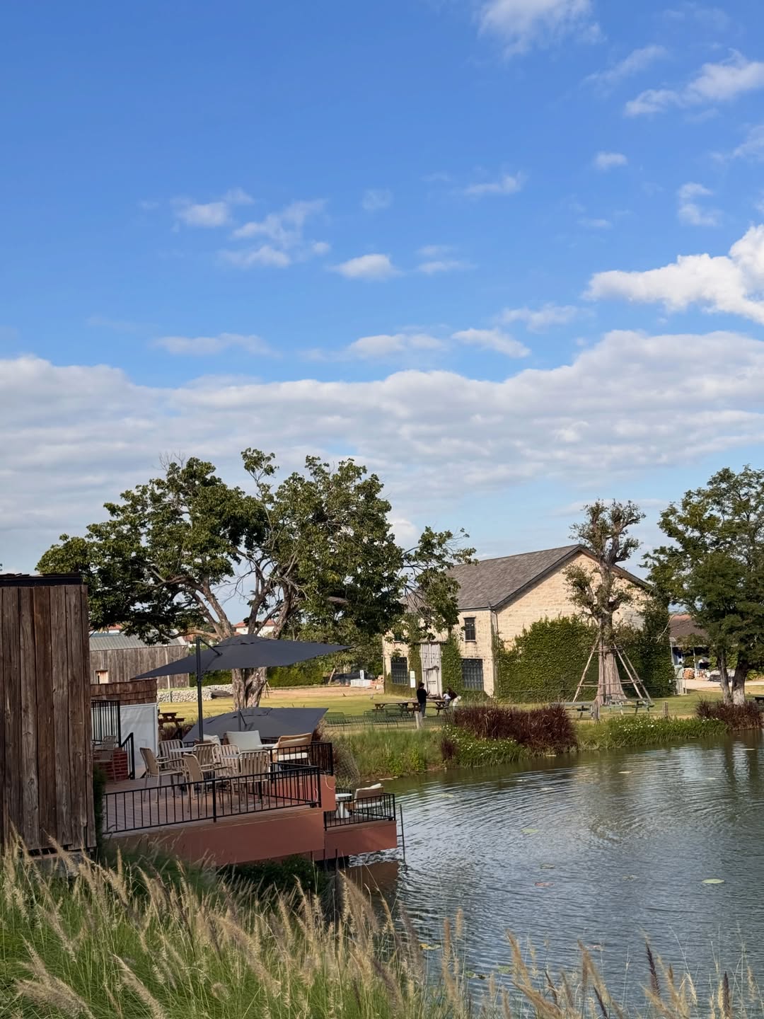 ต๊อด - ปนพงษ์ ไขแสง