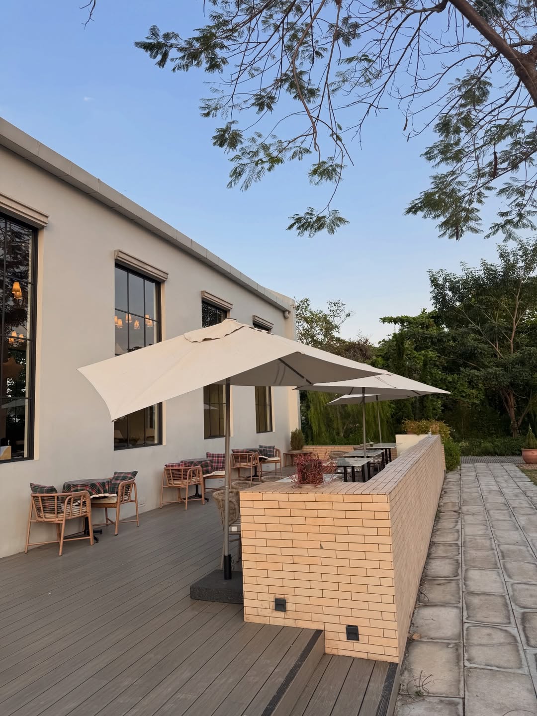 ต๊อด - ปนพงษ์ ไขแสง