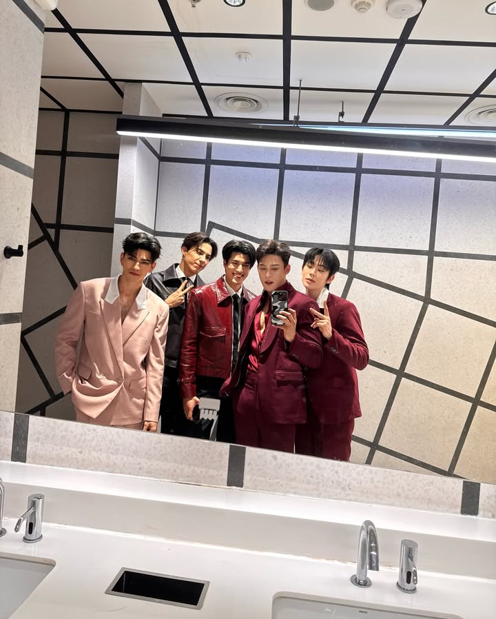 ต๊อด - ปนพงษ์ ไขแสง