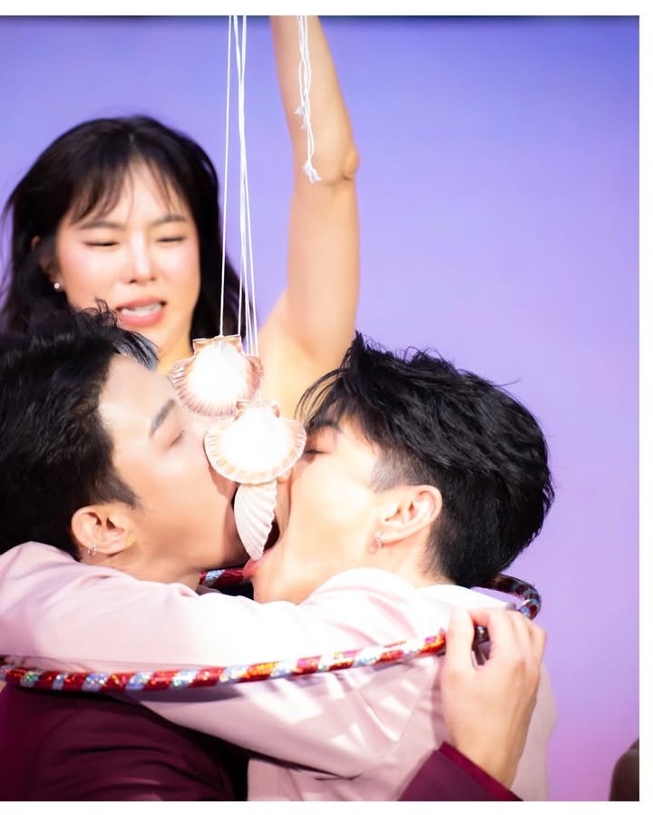 ต๊อด - ปนพงษ์ ไขแสง