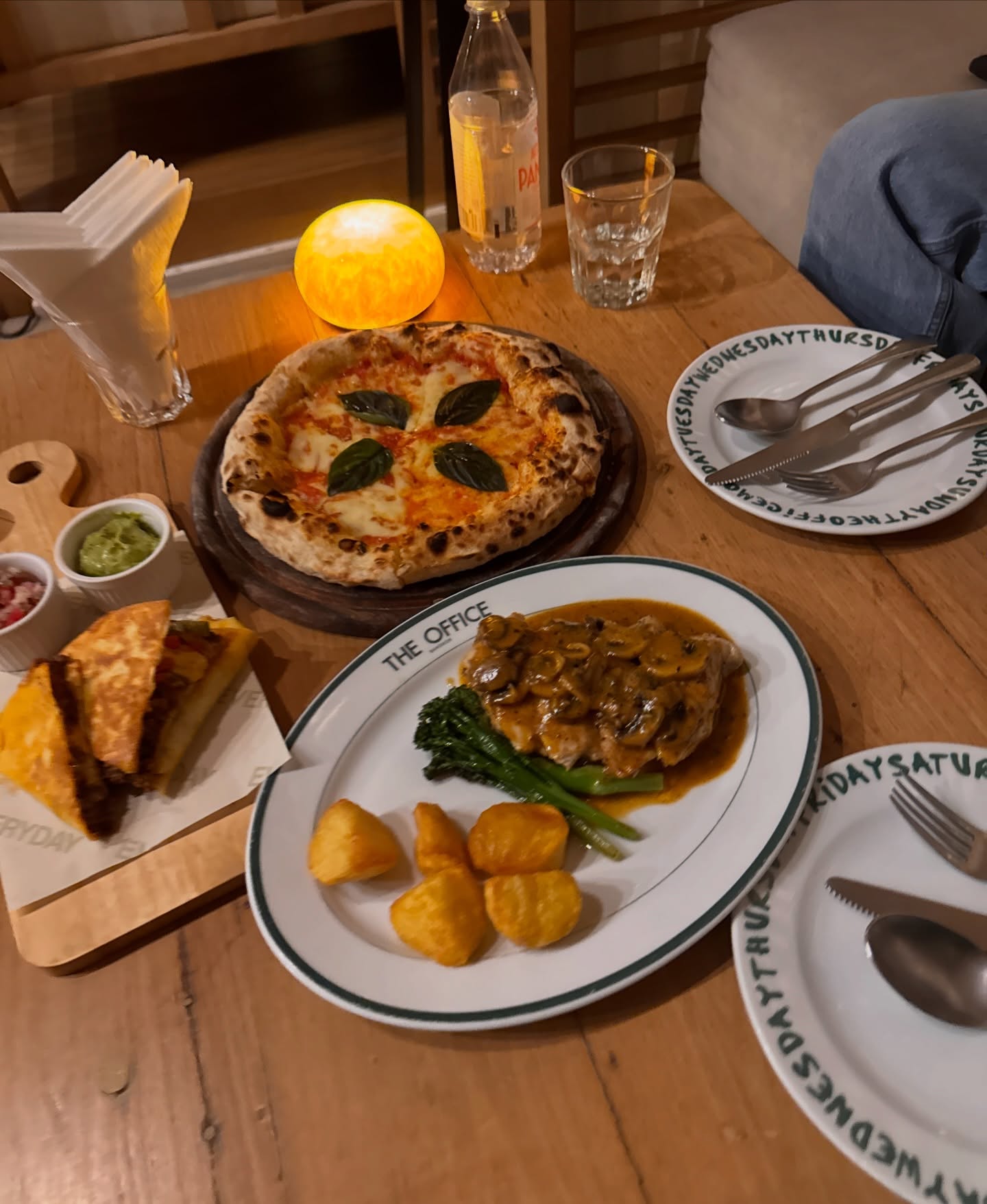 ต๊อด - ปนพงษ์ ไขแสง