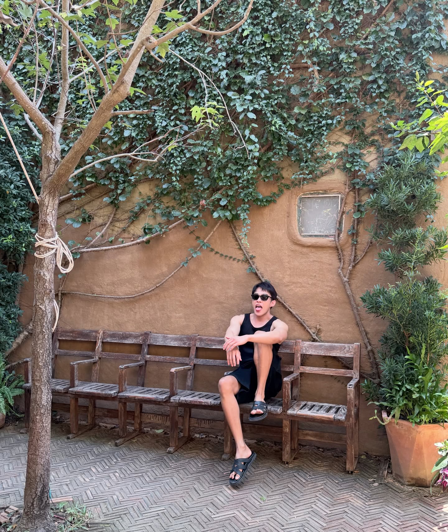 ต๊อด - ปนพงษ์ ไขแสง