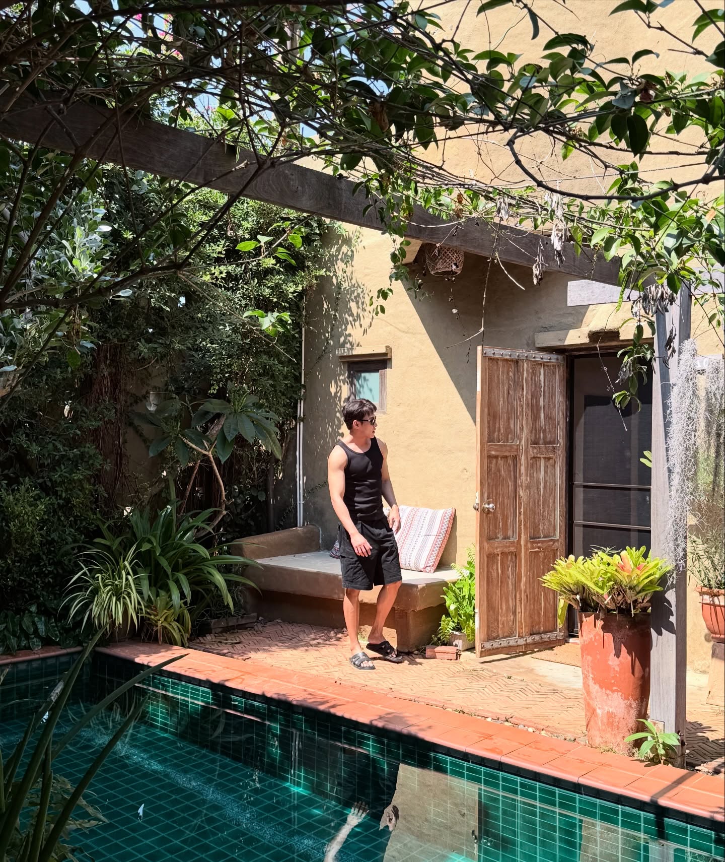 ต๊อด - ปนพงษ์ ไขแสง