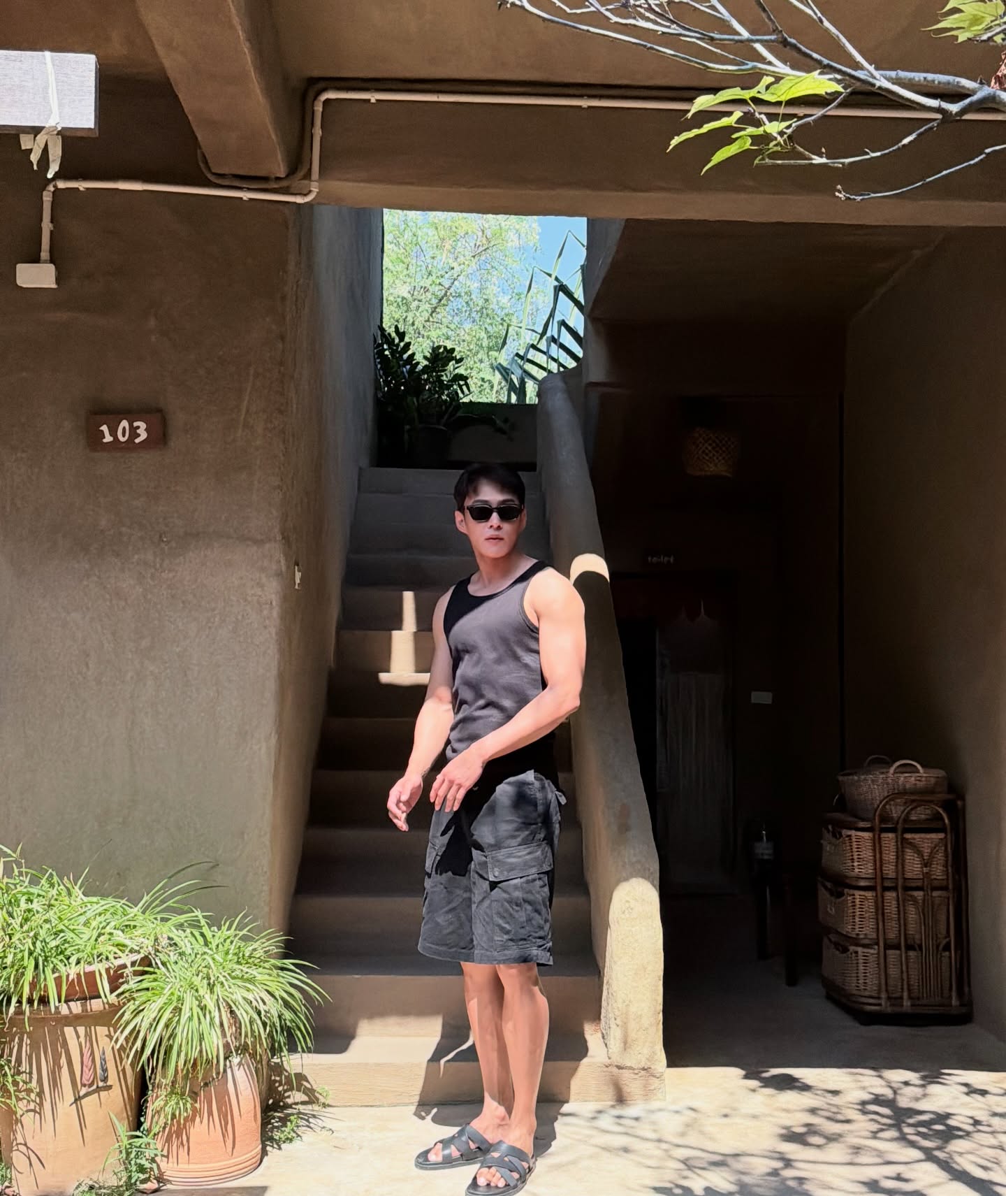 ต๊อด - ปนพงษ์ ไขแสง