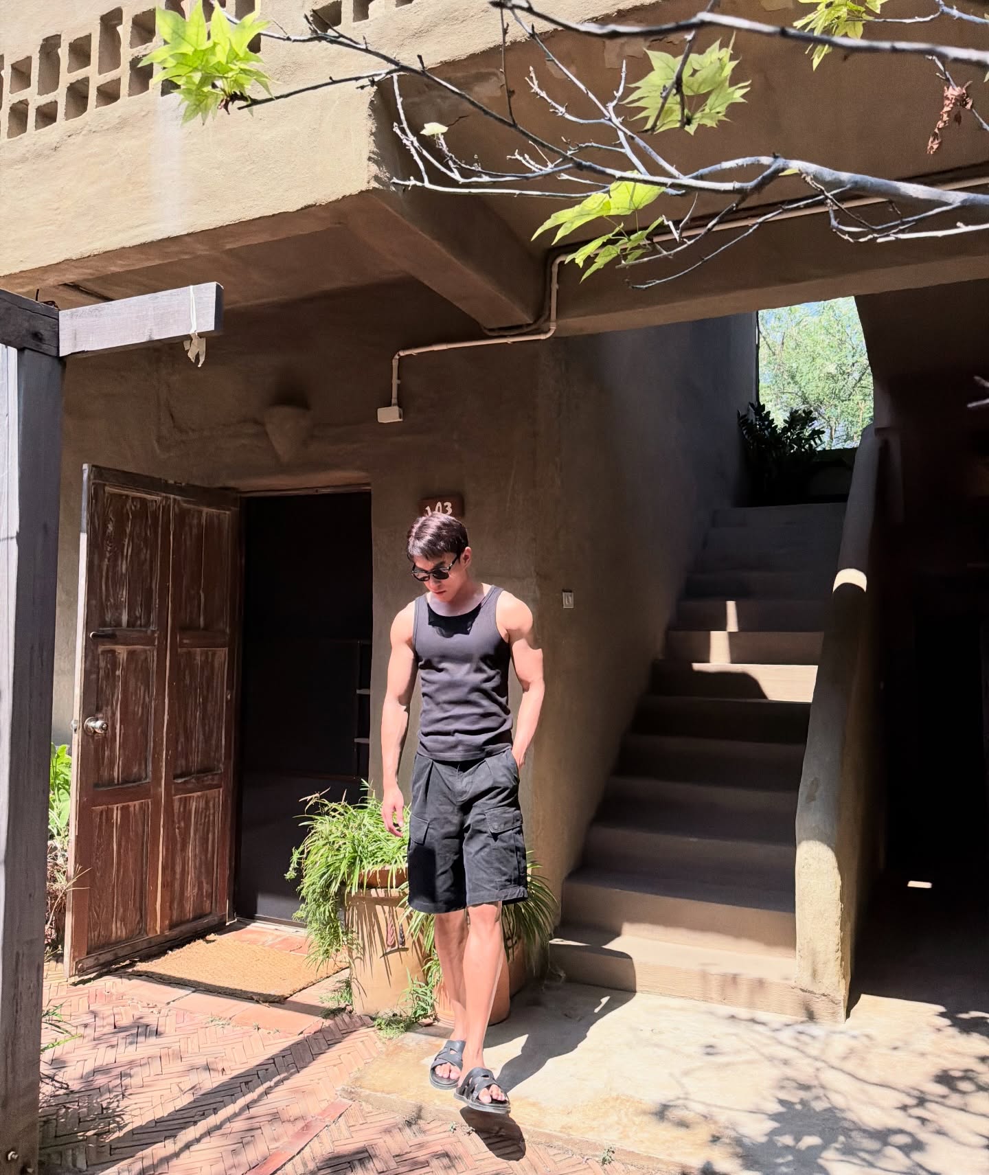 ต๊อด - ปนพงษ์ ไขแสง