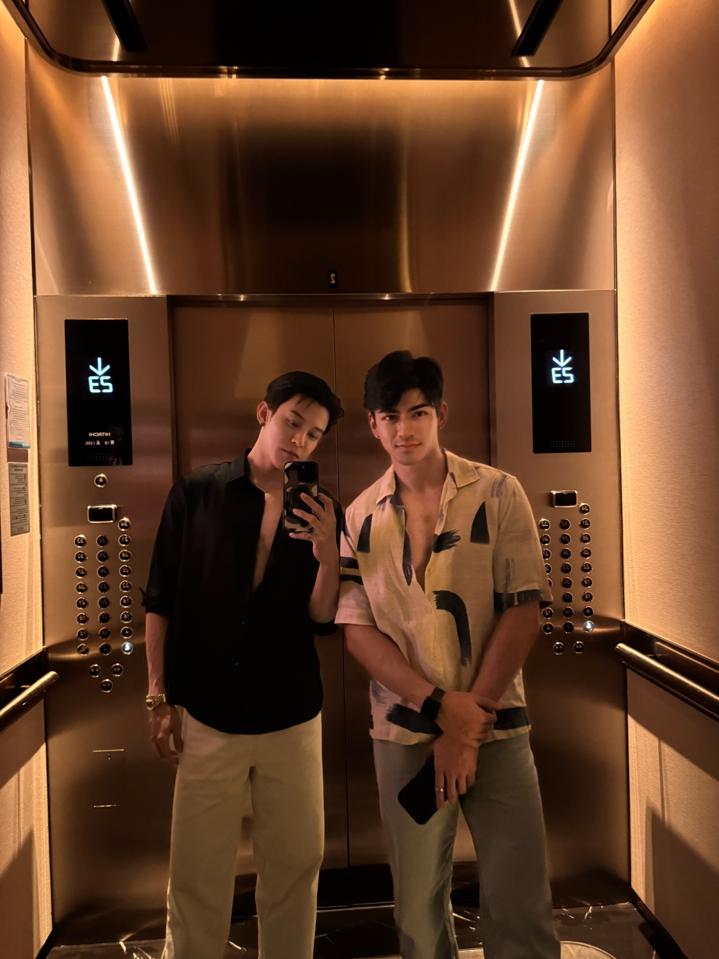 ต๊อด - ปนพงษ์ ไขแสง