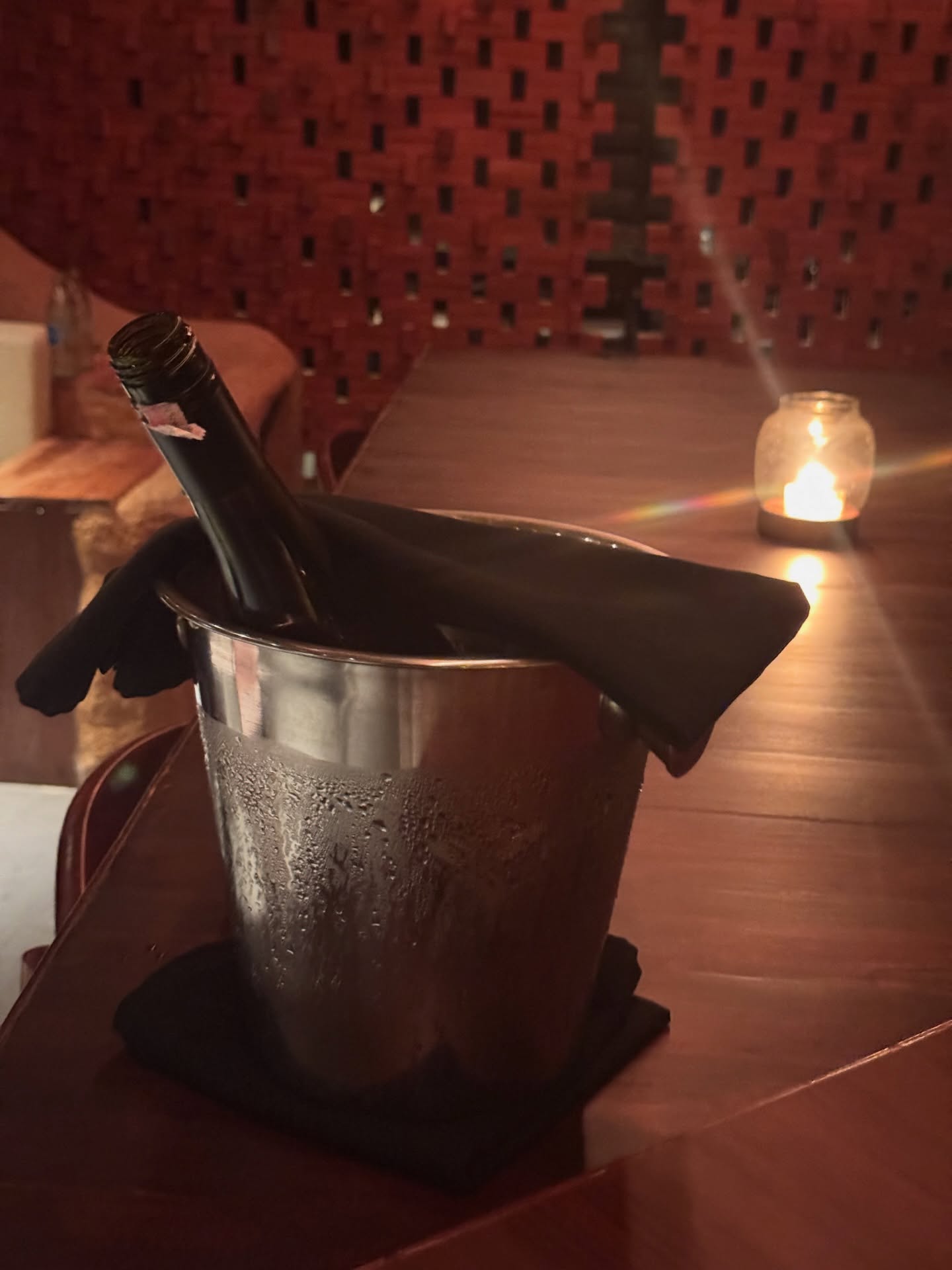 ต๊อด - ปนพงษ์ ไขแสง