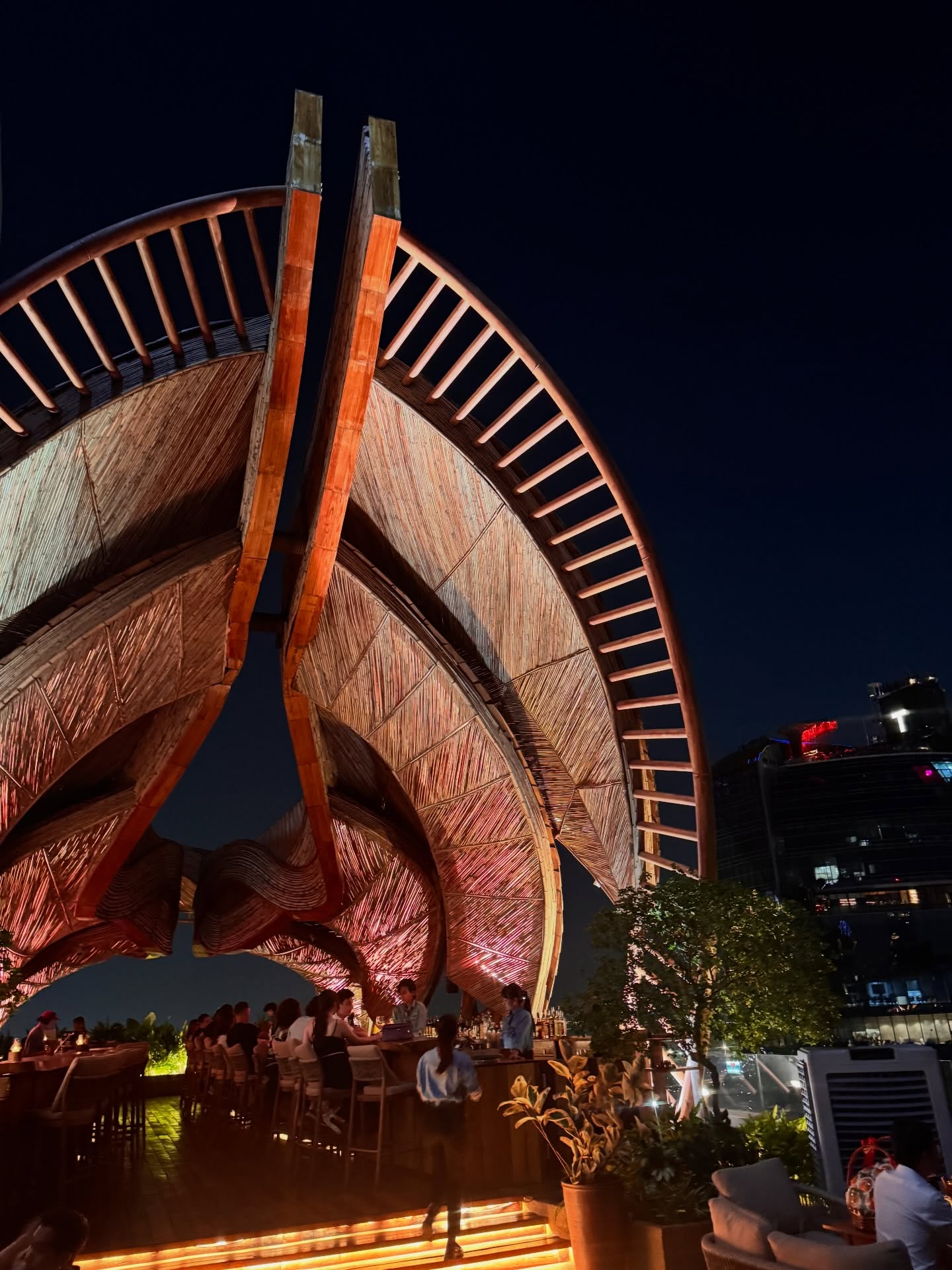 ต๊อด - ปนพงษ์ ไขแสง