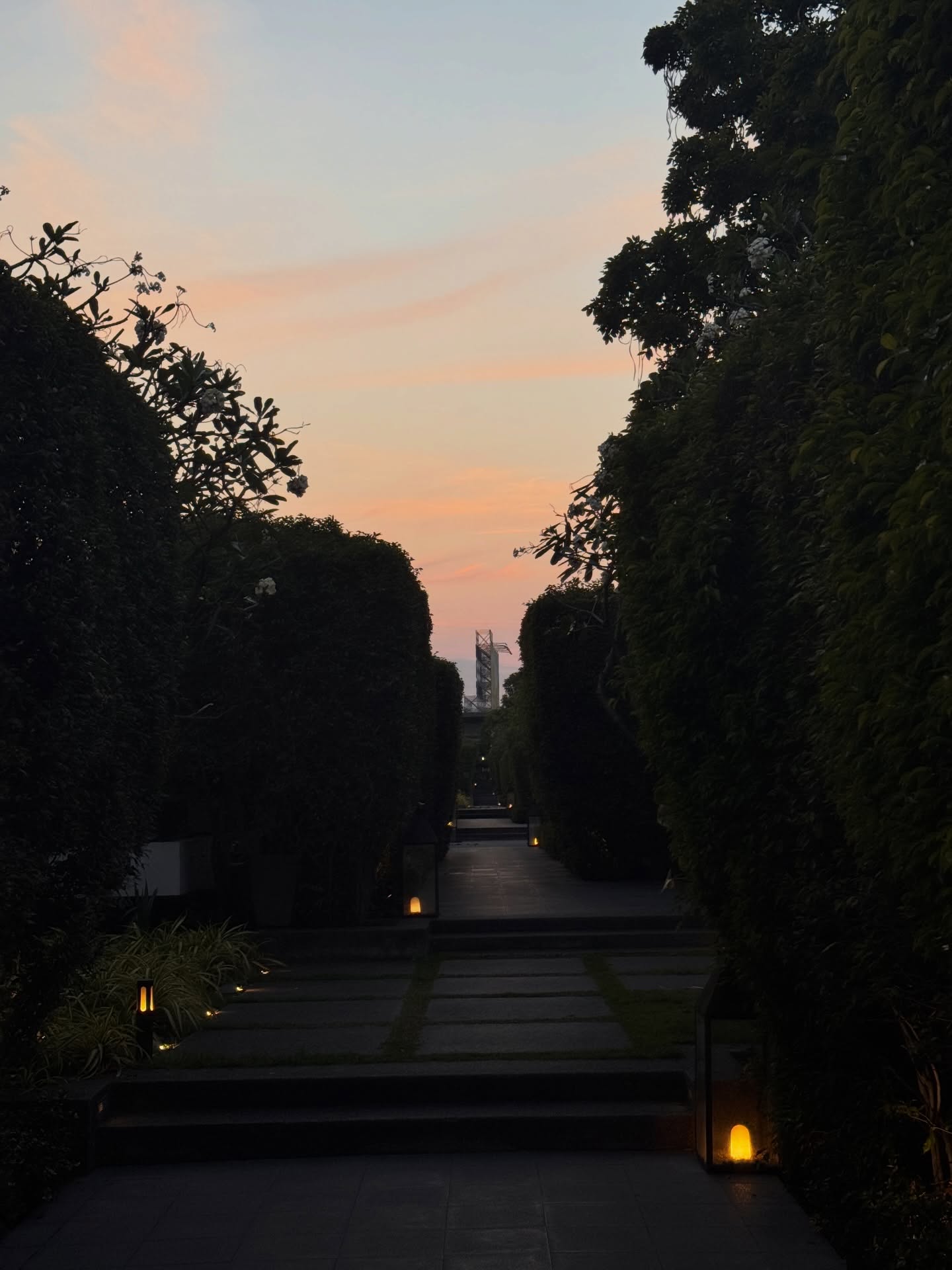 ต๊อด - ปนพงษ์ ไขแสง