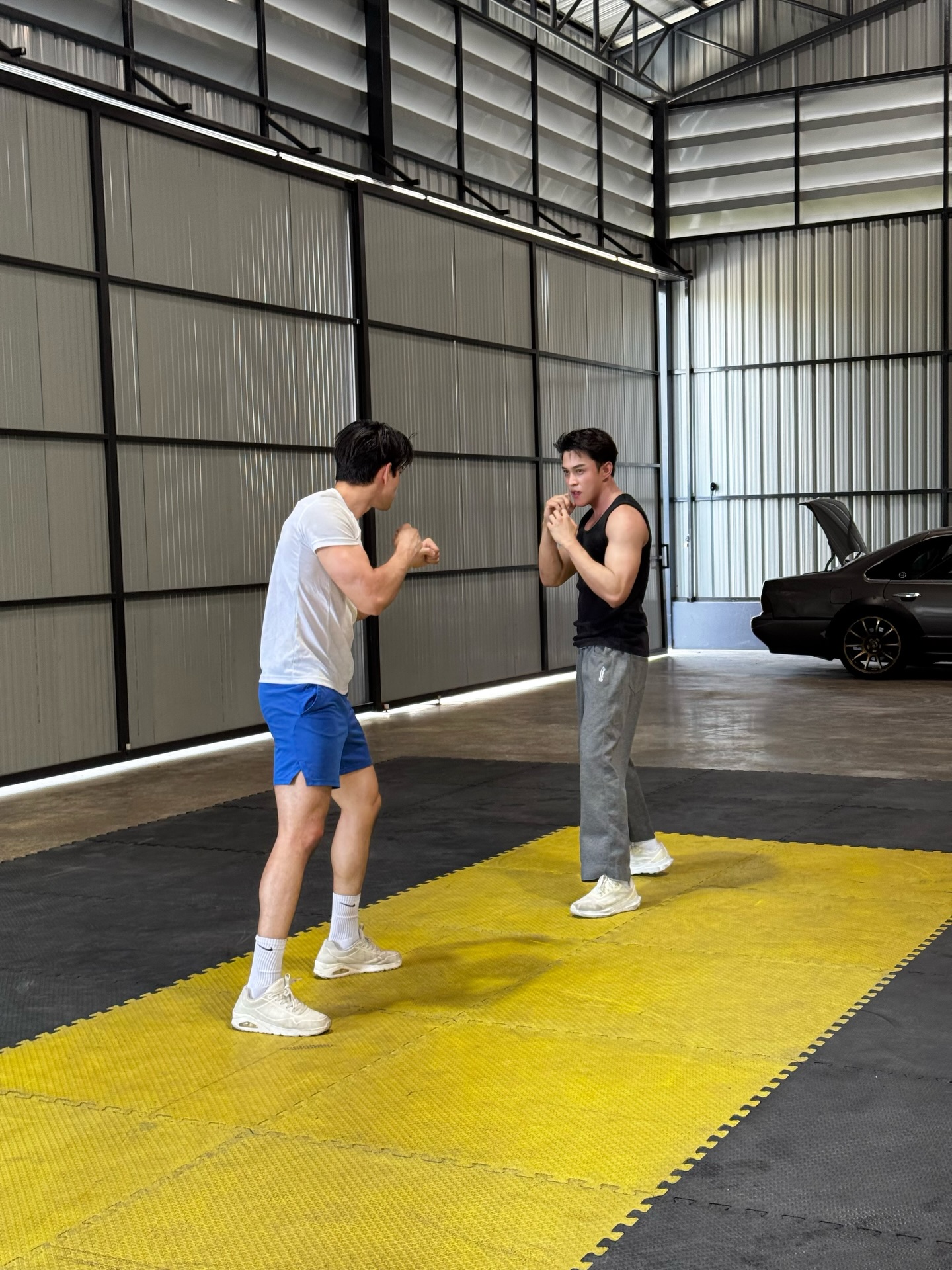 ต๊อด - ปนพงษ์ ไขแสง