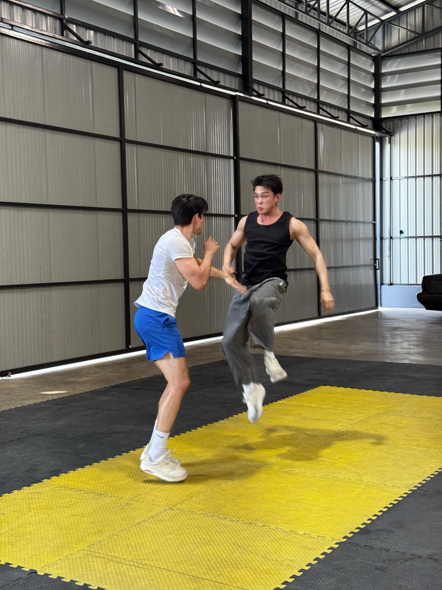 ต๊อด - ปนพงษ์ ไขแสง