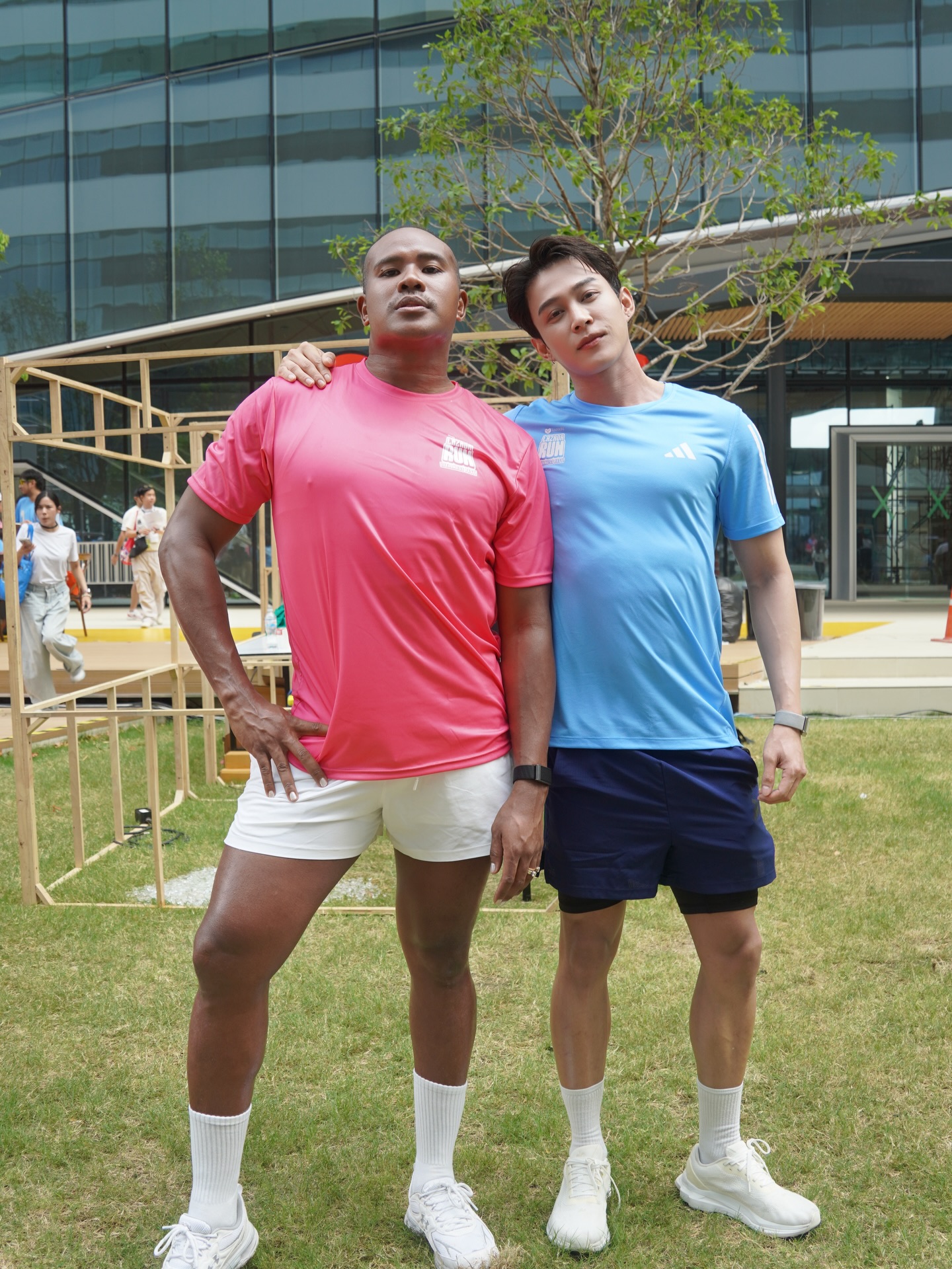 ต๊อด - ปนพงษ์ ไขแสง