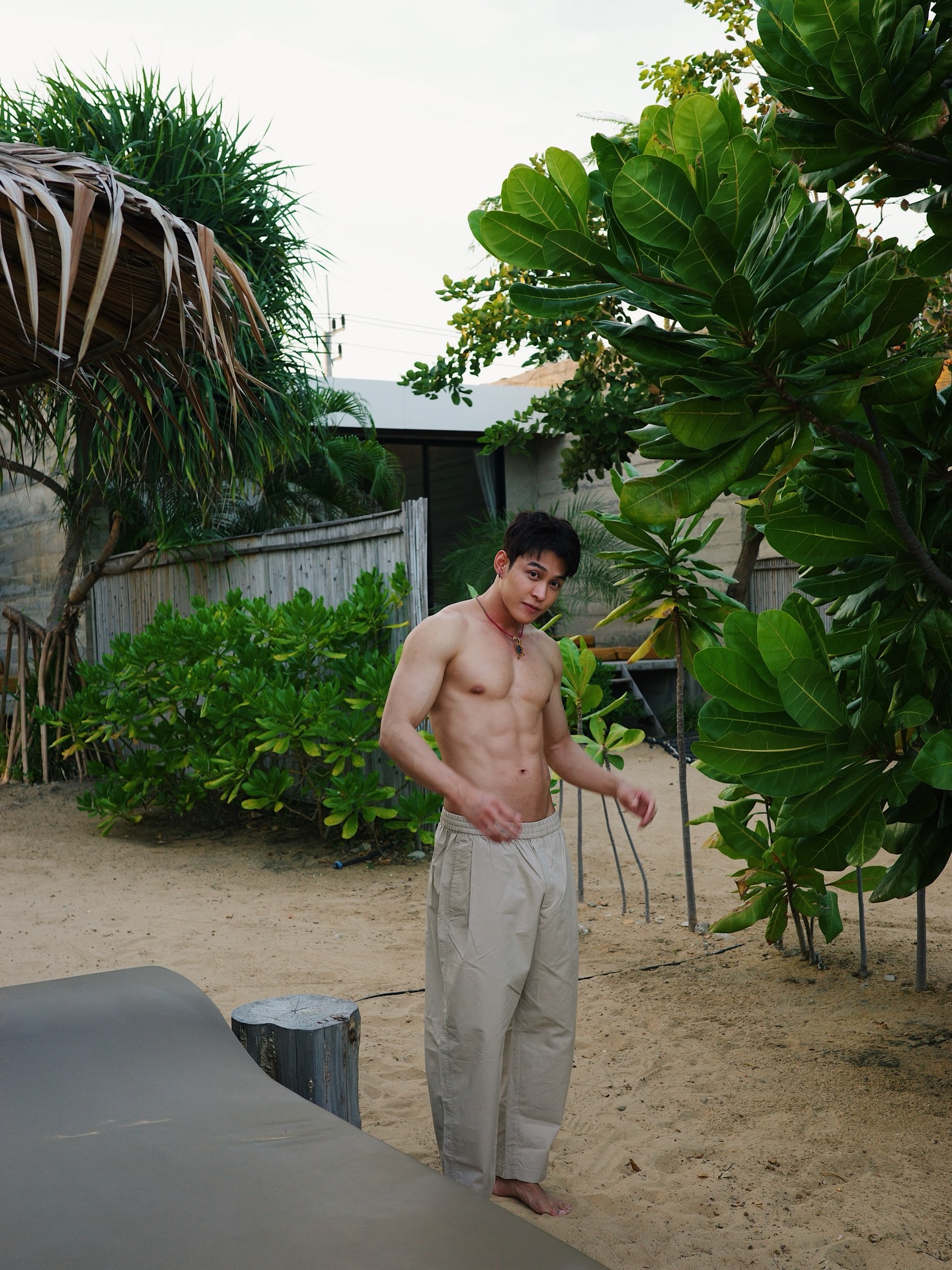 ต๊อด - ปนพงษ์ ไขแสง