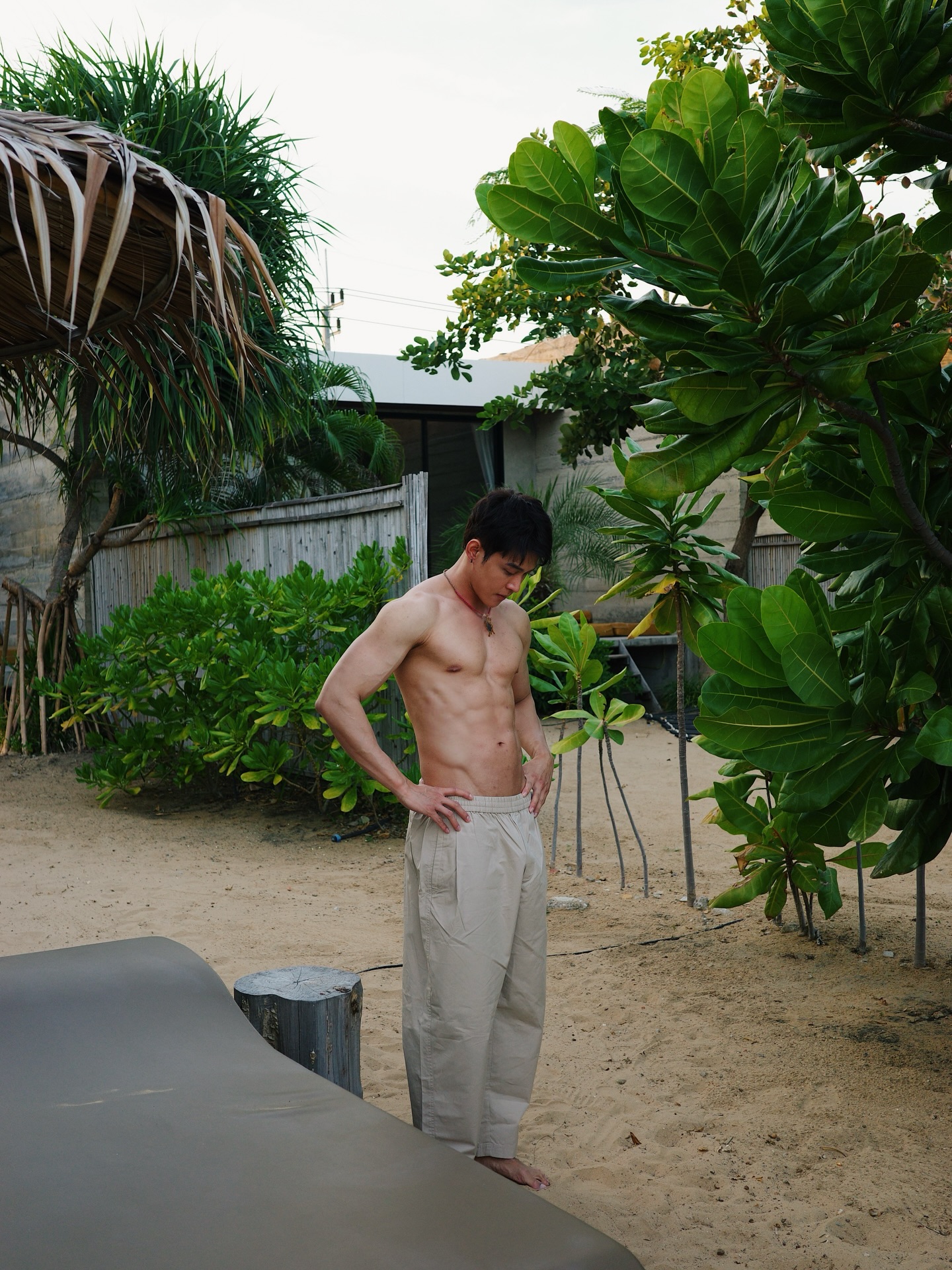 ต๊อด - ปนพงษ์ ไขแสง