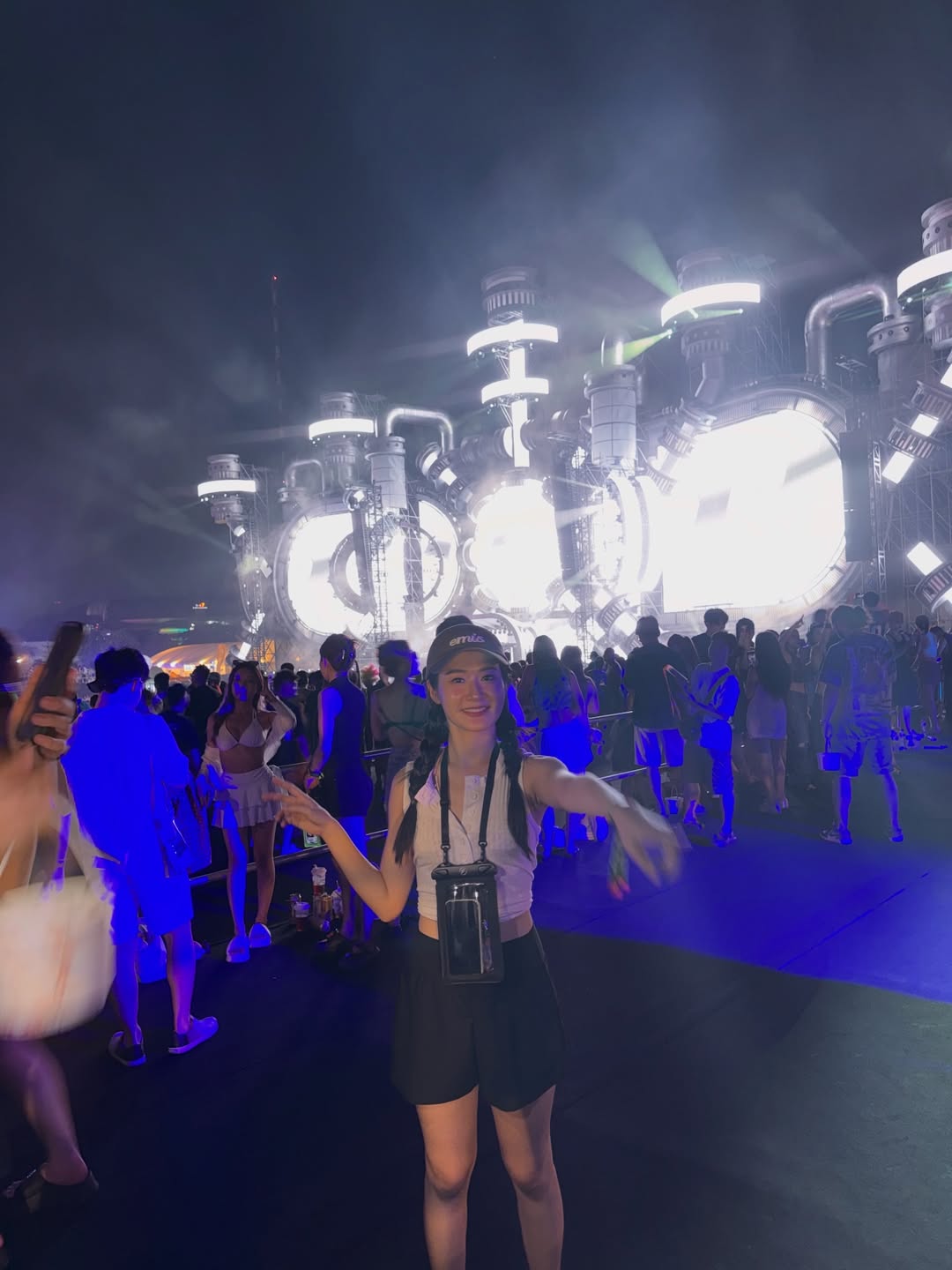 ต๊อด - ปนพงษ์ ไขแสง