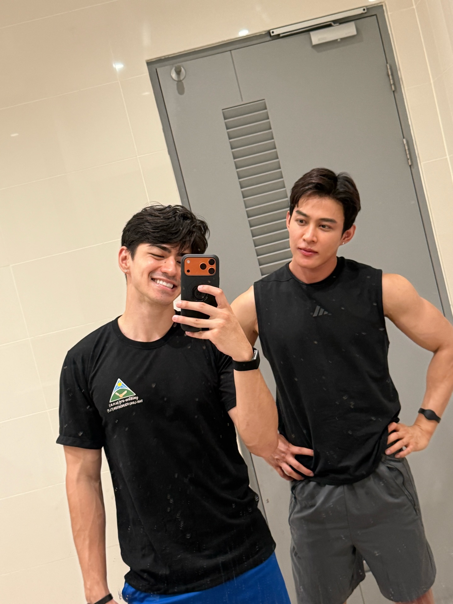 ต๊อด - ปนพงษ์ ไขแสง