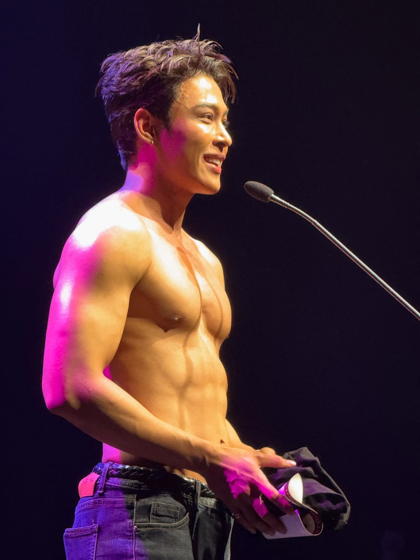 ต๊อด - ปนพงษ์ ไขแสง