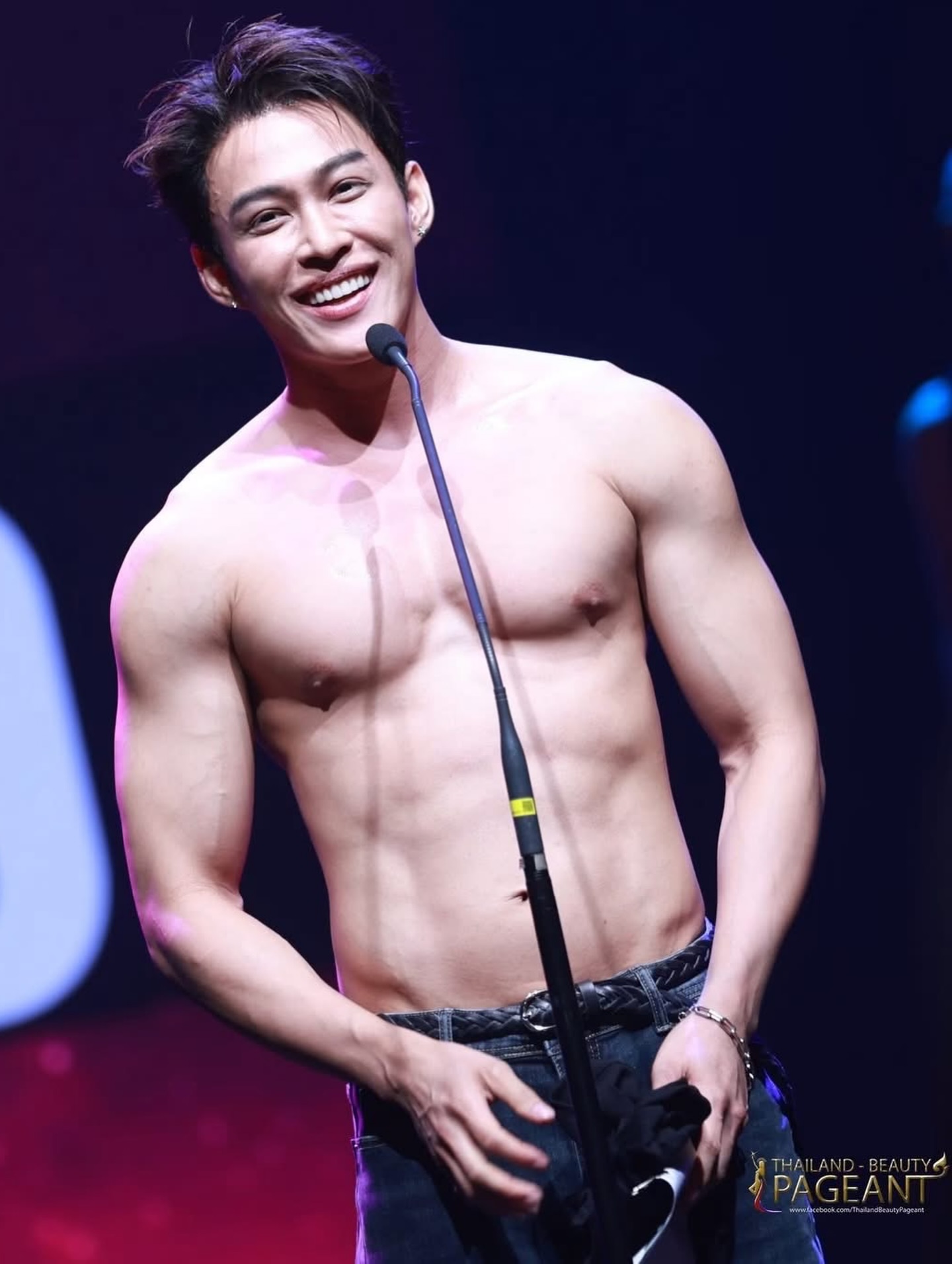 ต๊อด - ปนพงษ์ ไขแสง