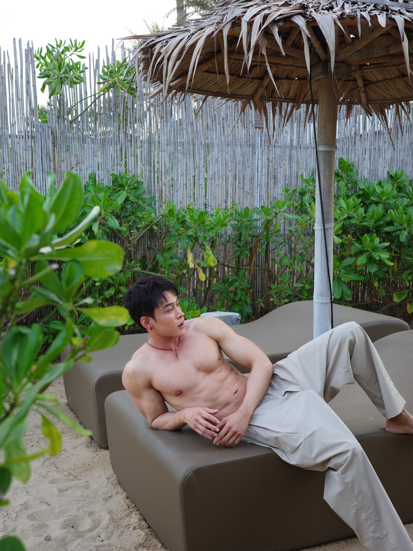 ต๊อด - ปนพงษ์ ไขแสง