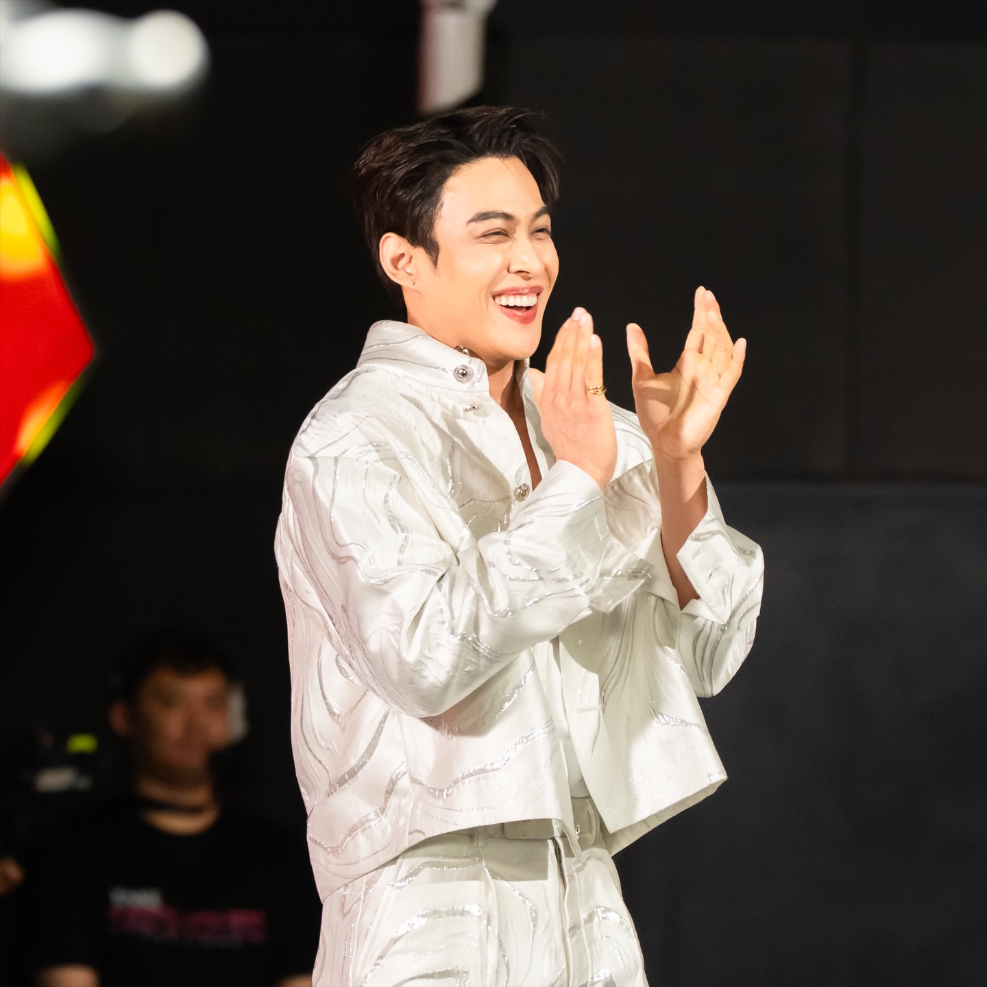ต๊อด - ปนพงษ์ ไขแสง
