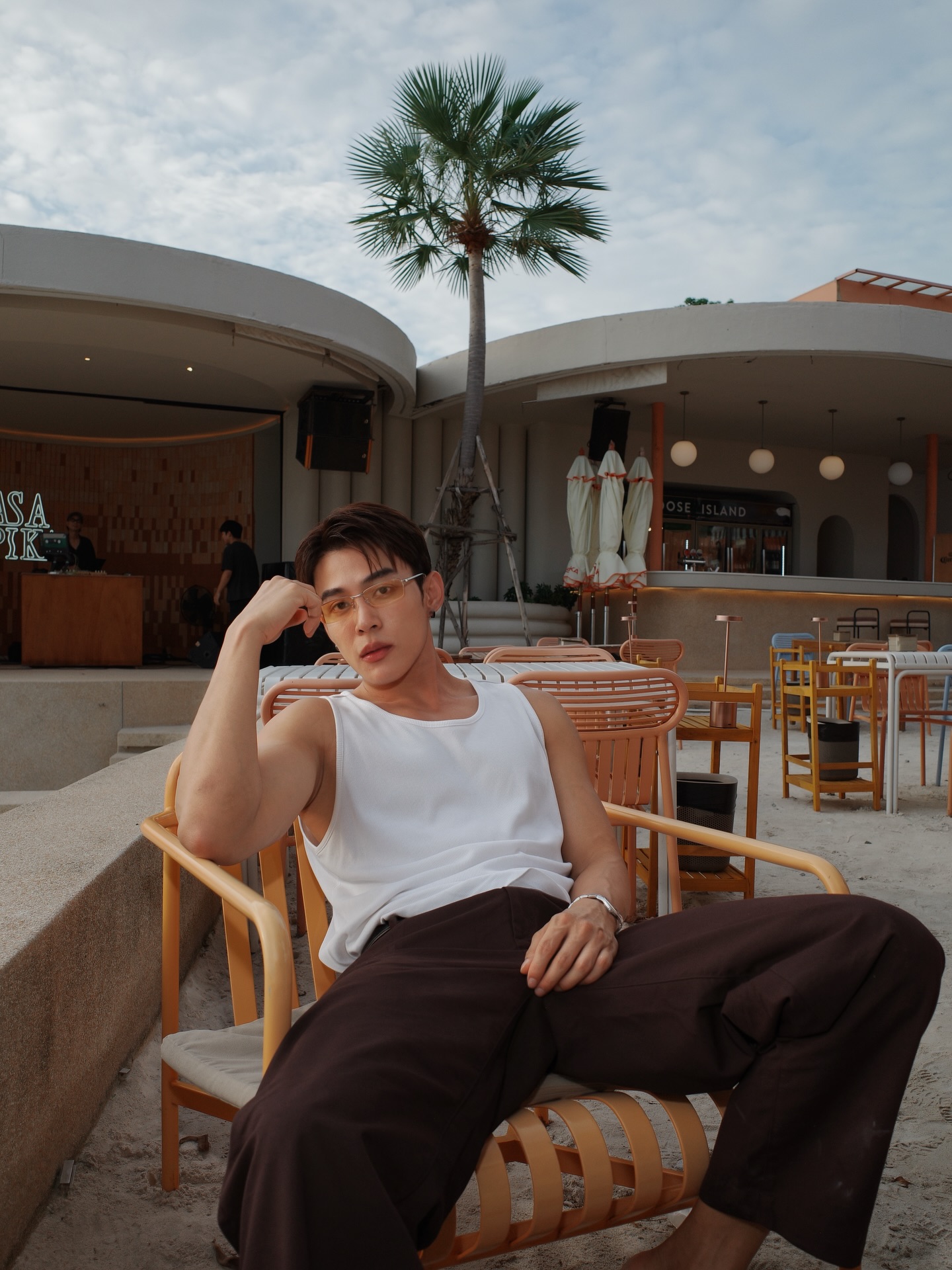 ต๊อด - ปนพงษ์ ไขแสง