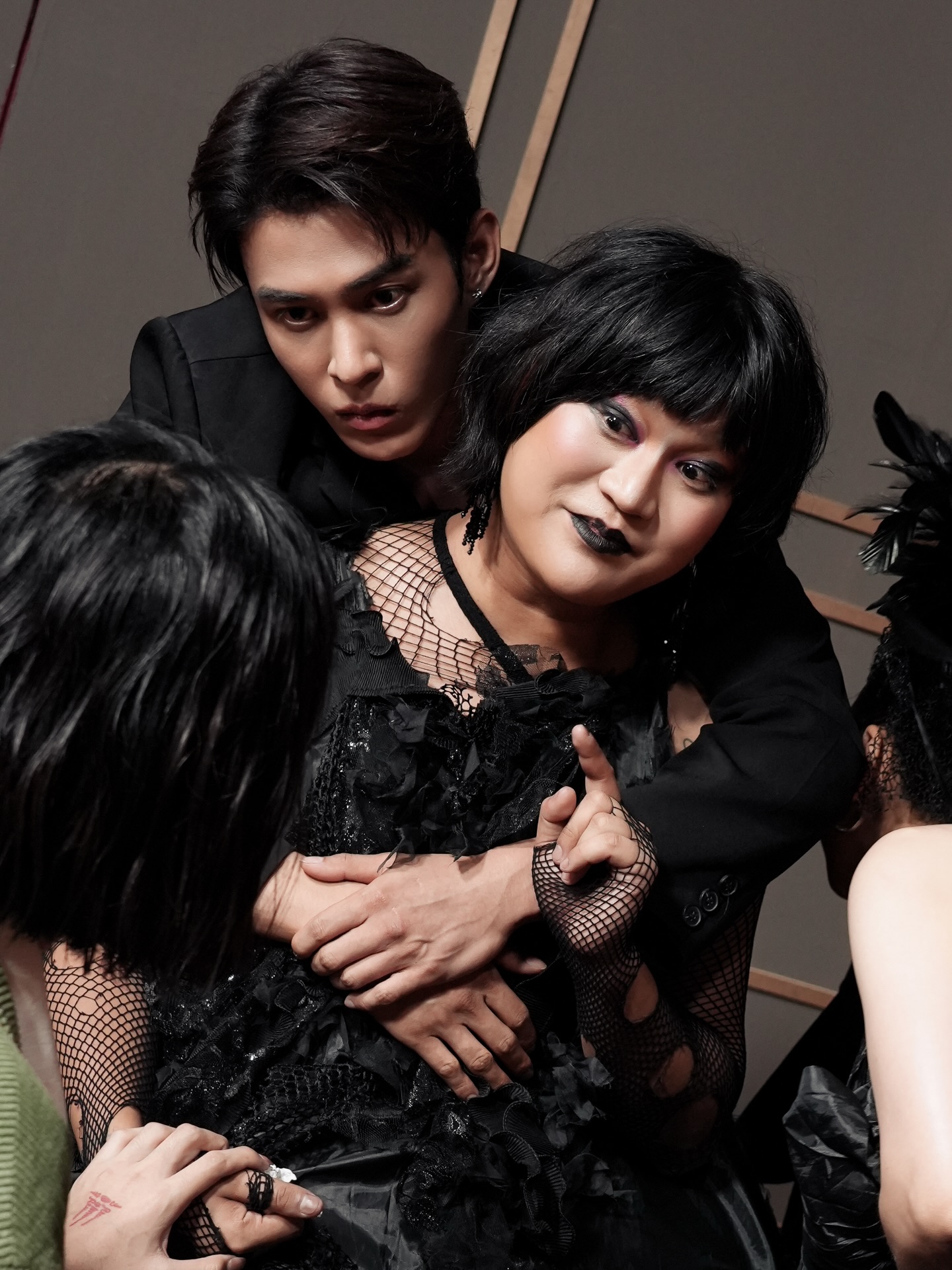 ต๊อด - ปนพงษ์ ไขแสง