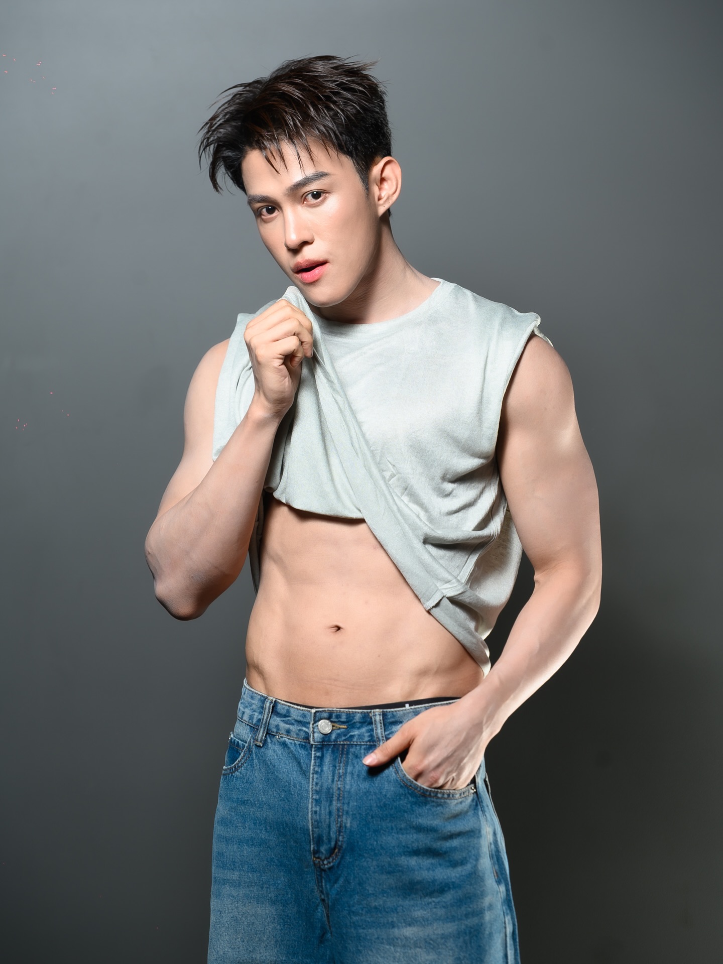 ต๊อด - ปนพงษ์ ไขแสง