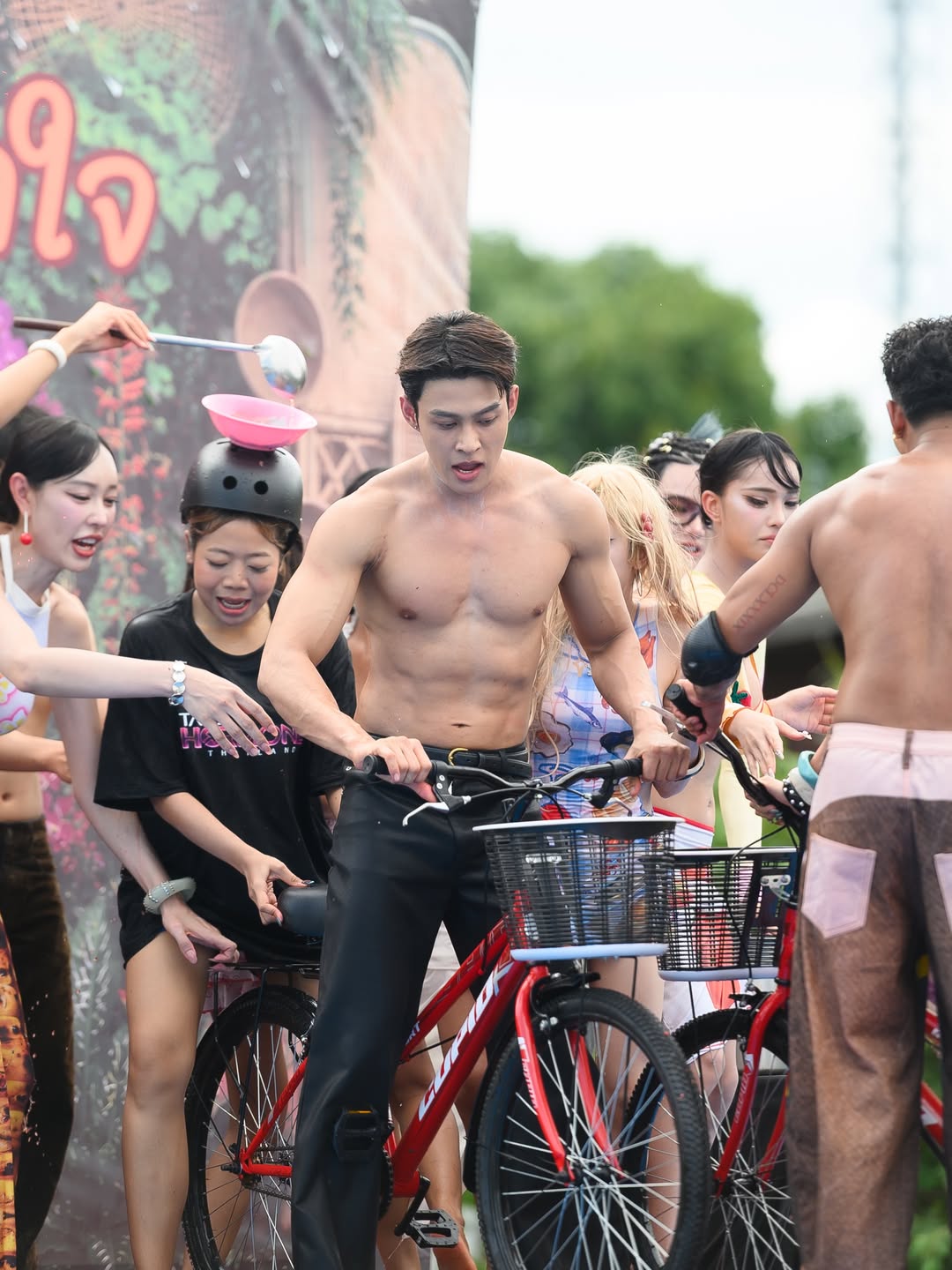 ต๊อด - ปนพงษ์ ไขแสง