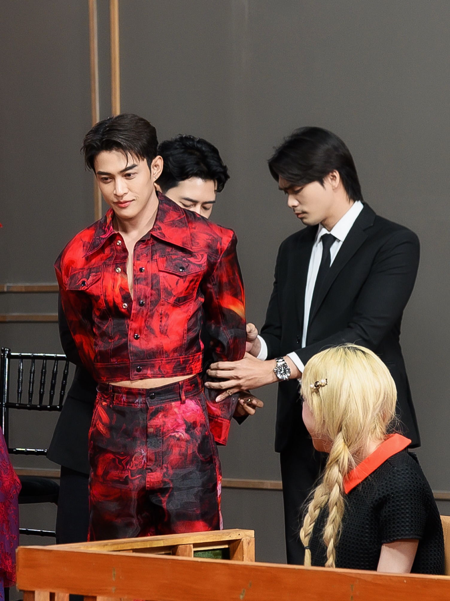 ต๊อด - ปนพงษ์ ไขแสง