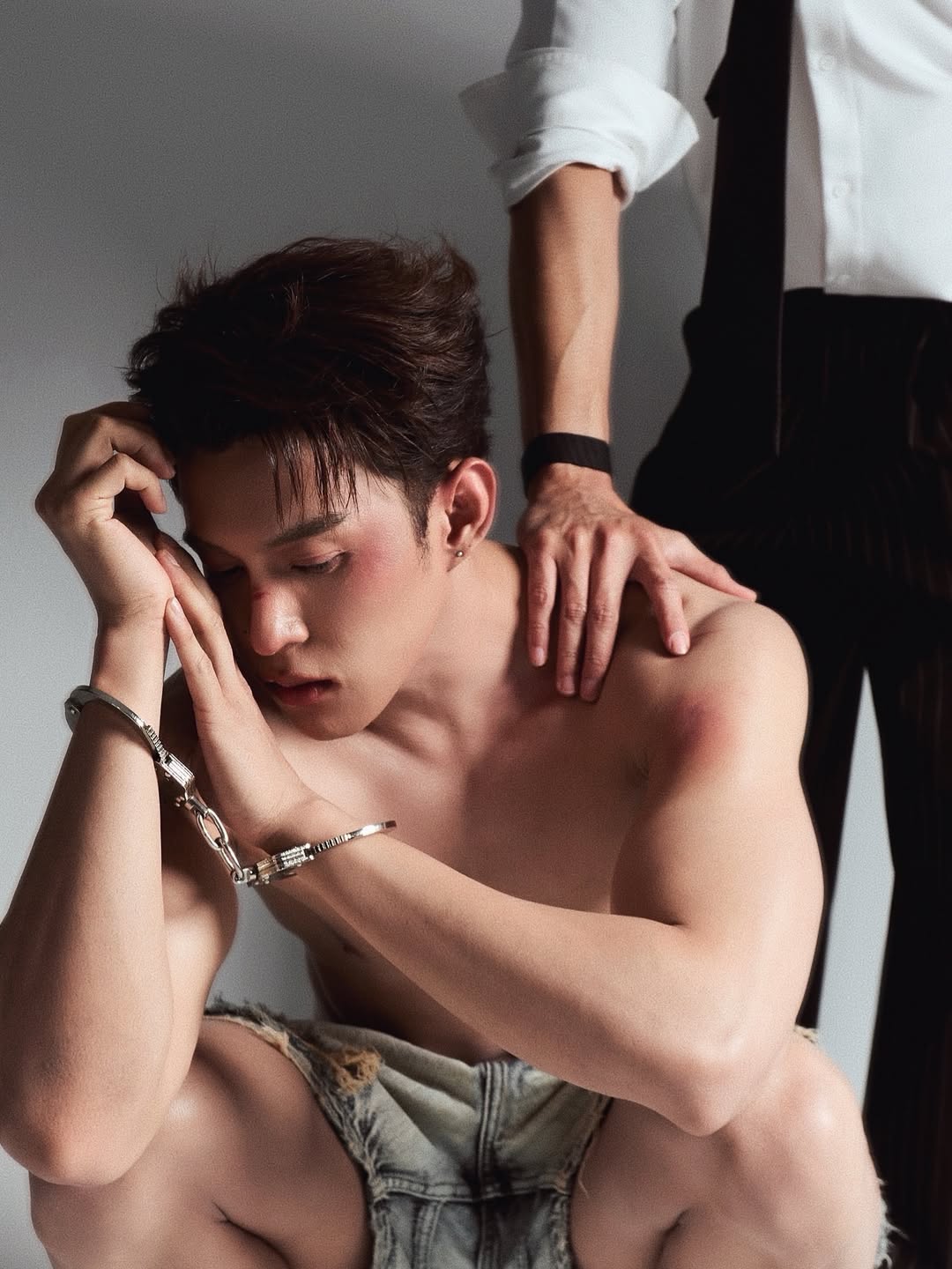 ต๊อด - ปนพงษ์ ไขแสง