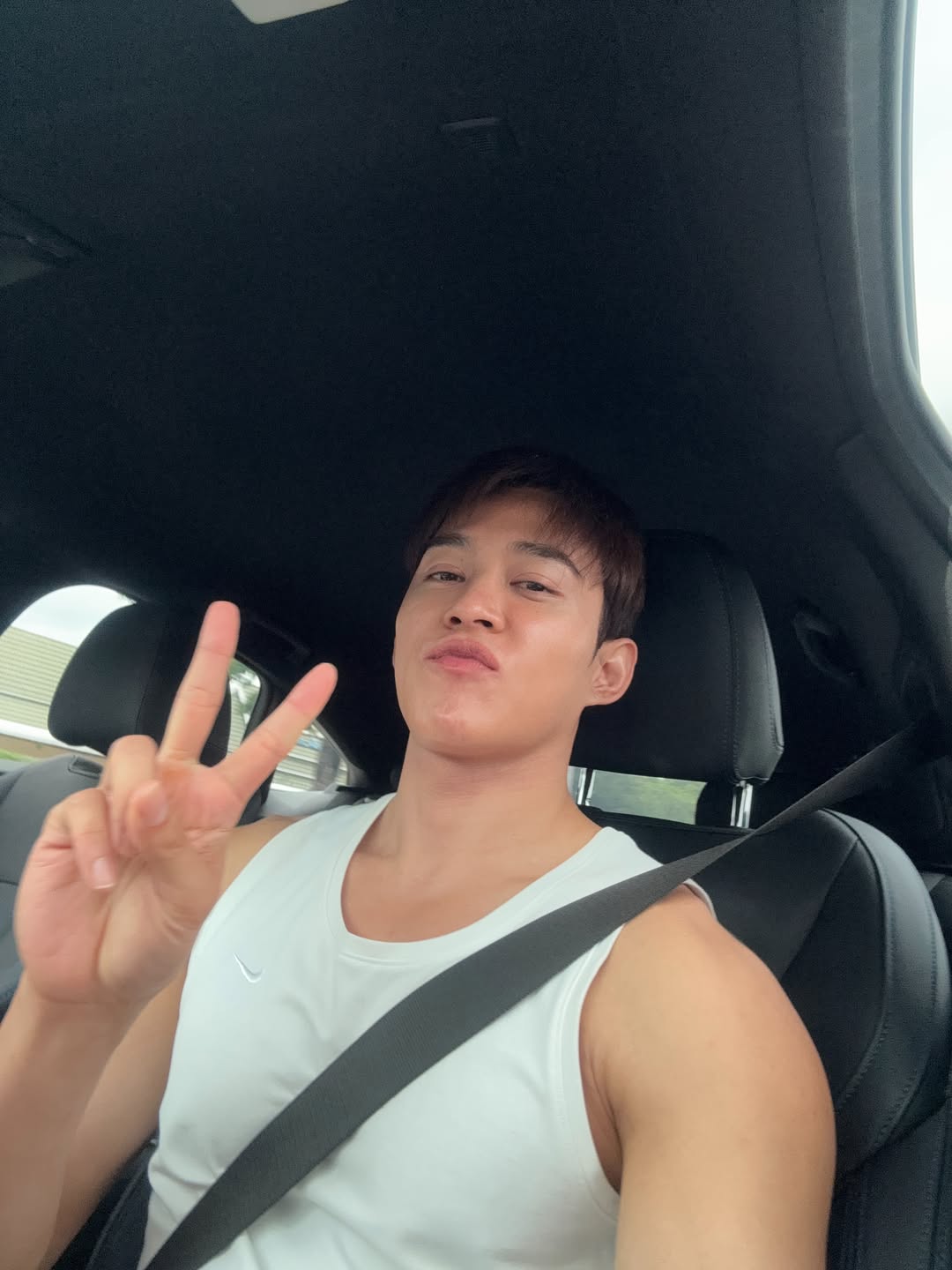 ต๊อด - ปนพงษ์ ไขแสง