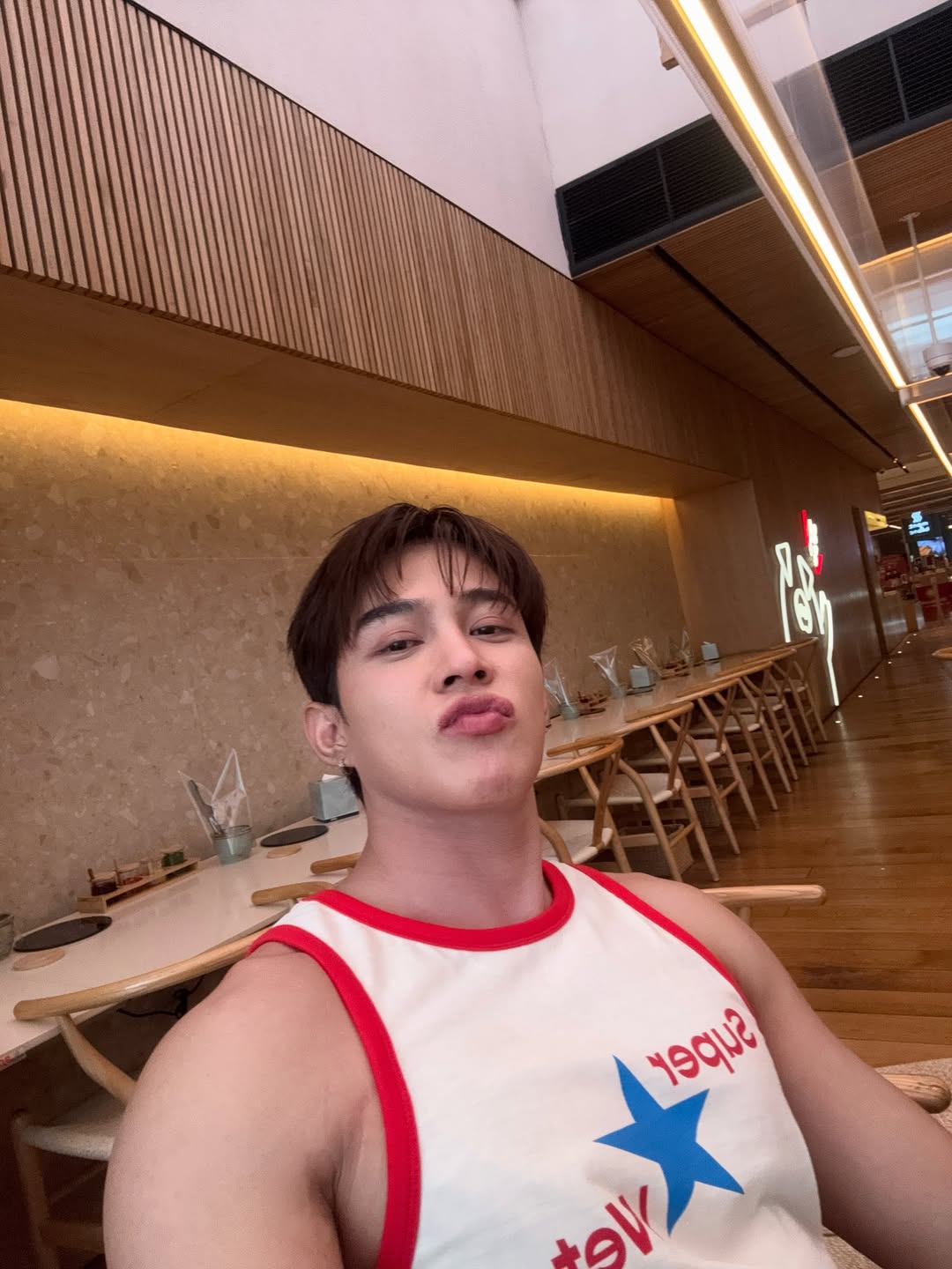 ต๊อด - ปนพงษ์ ไขแสง