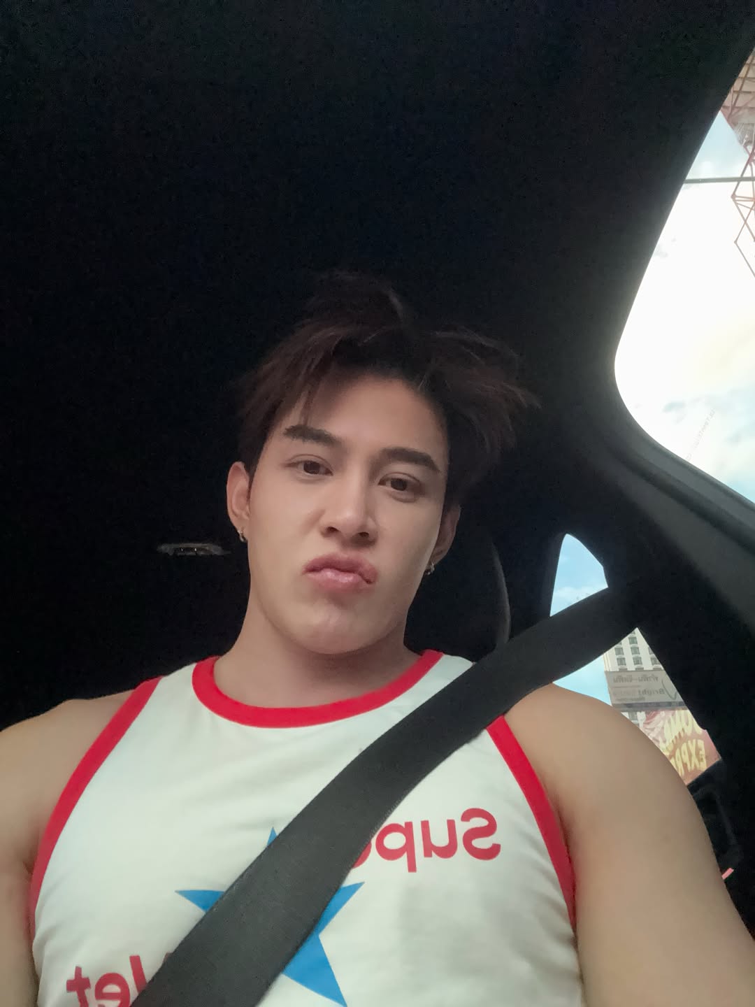 ต๊อด - ปนพงษ์ ไขแสง