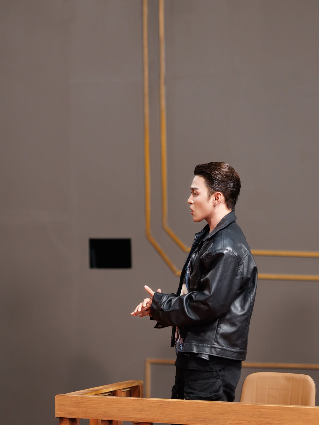 ต๊อด - ปนพงษ์ ไขแสง