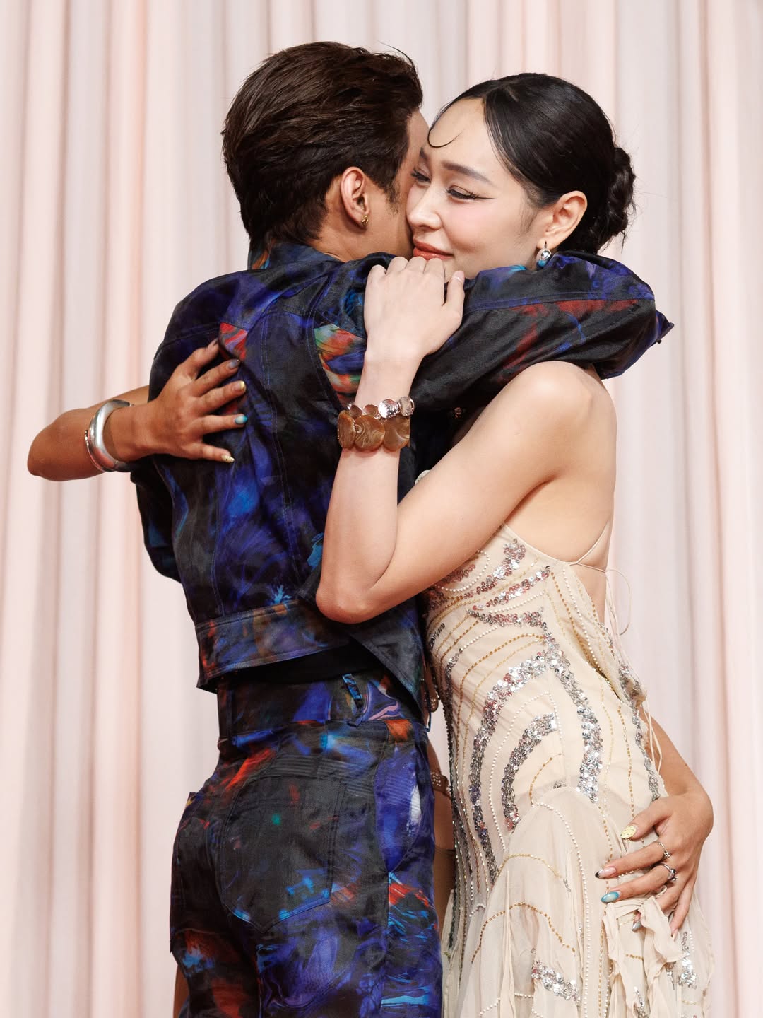 ต๊อด - ปนพงษ์ ไขแสง