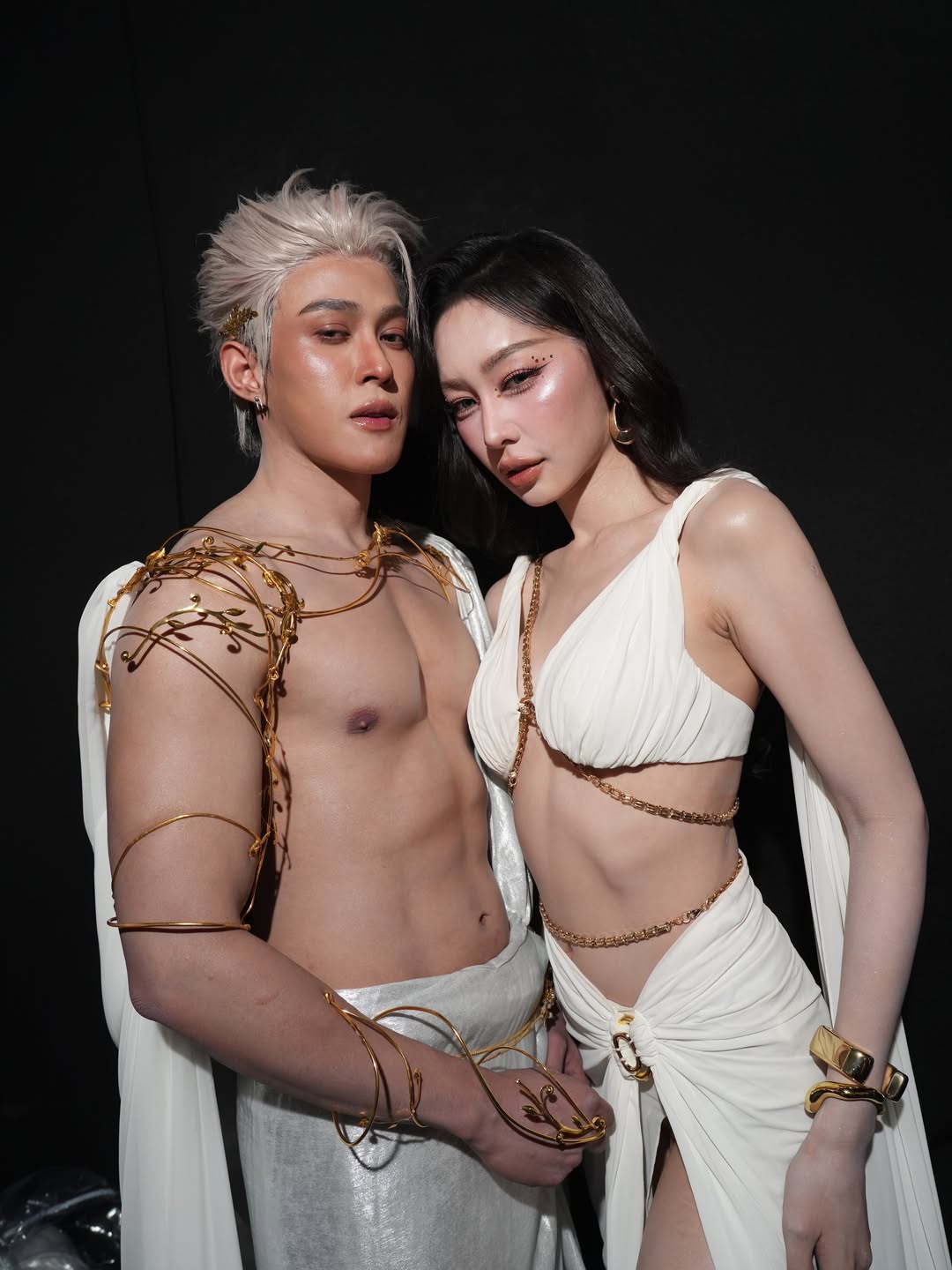 ต๊อด - ปนพงษ์ ไขแสง