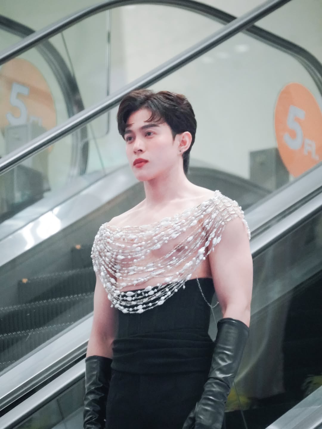 ต๊อด - ปนพงษ์ ไขแสง