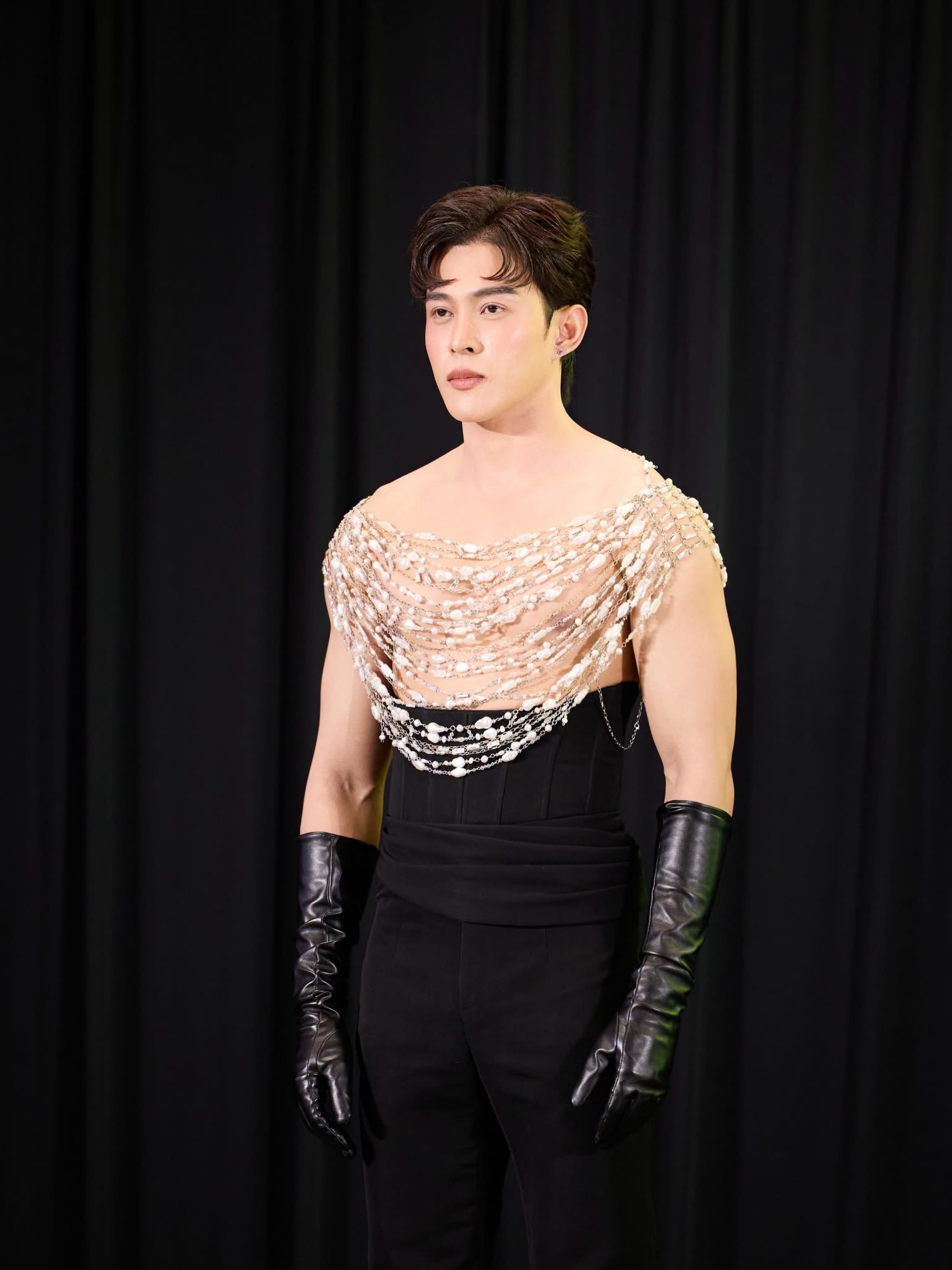 ต๊อด - ปนพงษ์ ไขแสง