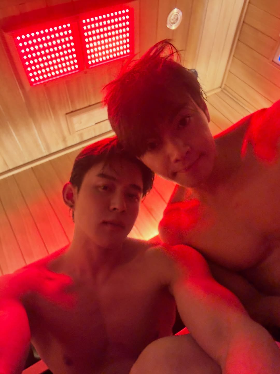 ต๊อด - ปนพงษ์ ไขแสง