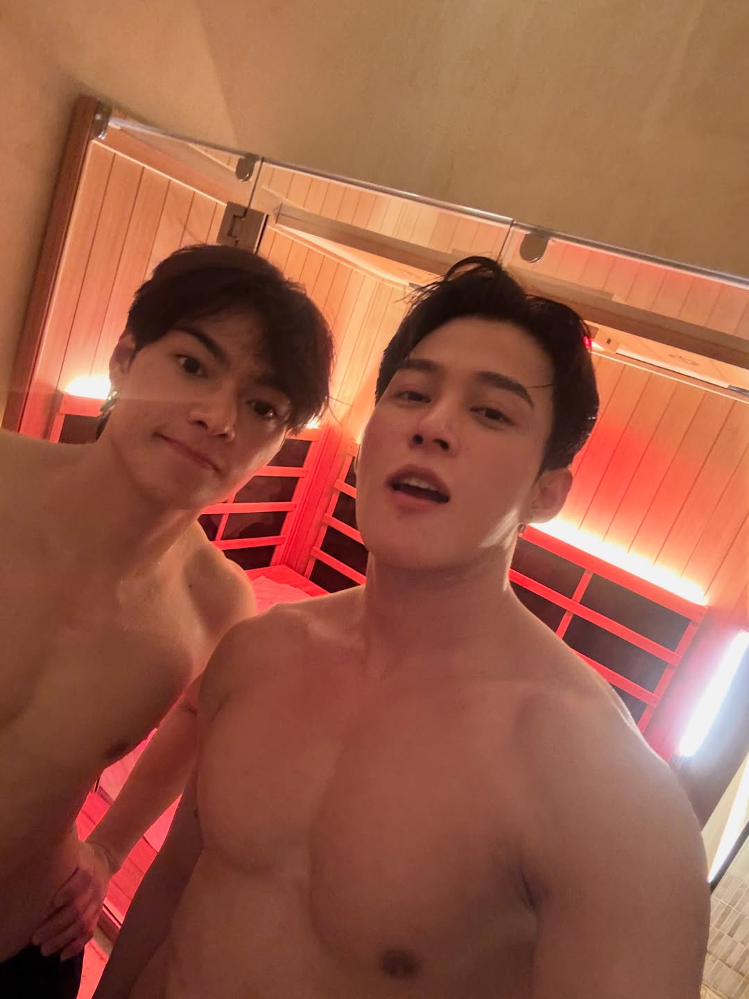 ต๊อด - ปนพงษ์ ไขแสง