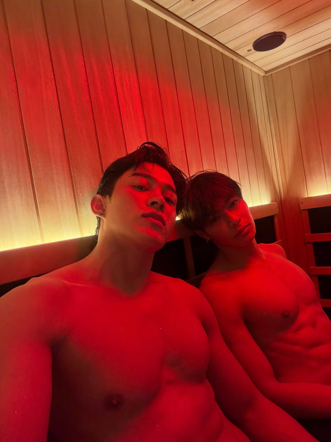 ต๊อด - ปนพงษ์ ไขแสง