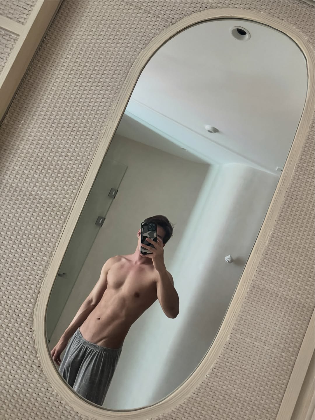 ต๊อด - ปนพงษ์ ไขแสง