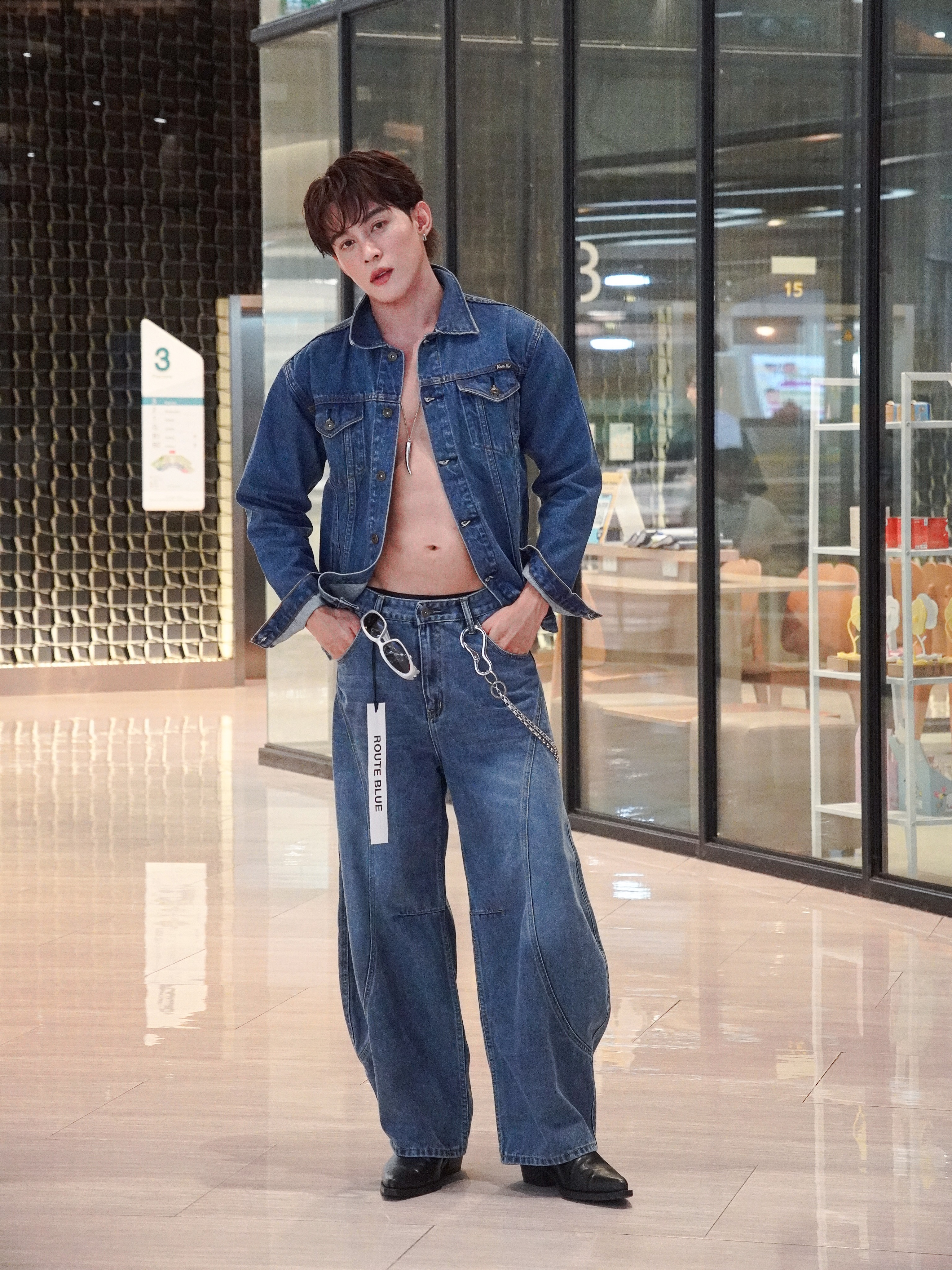 ต๊อด - ปนพงษ์ ไขแสง