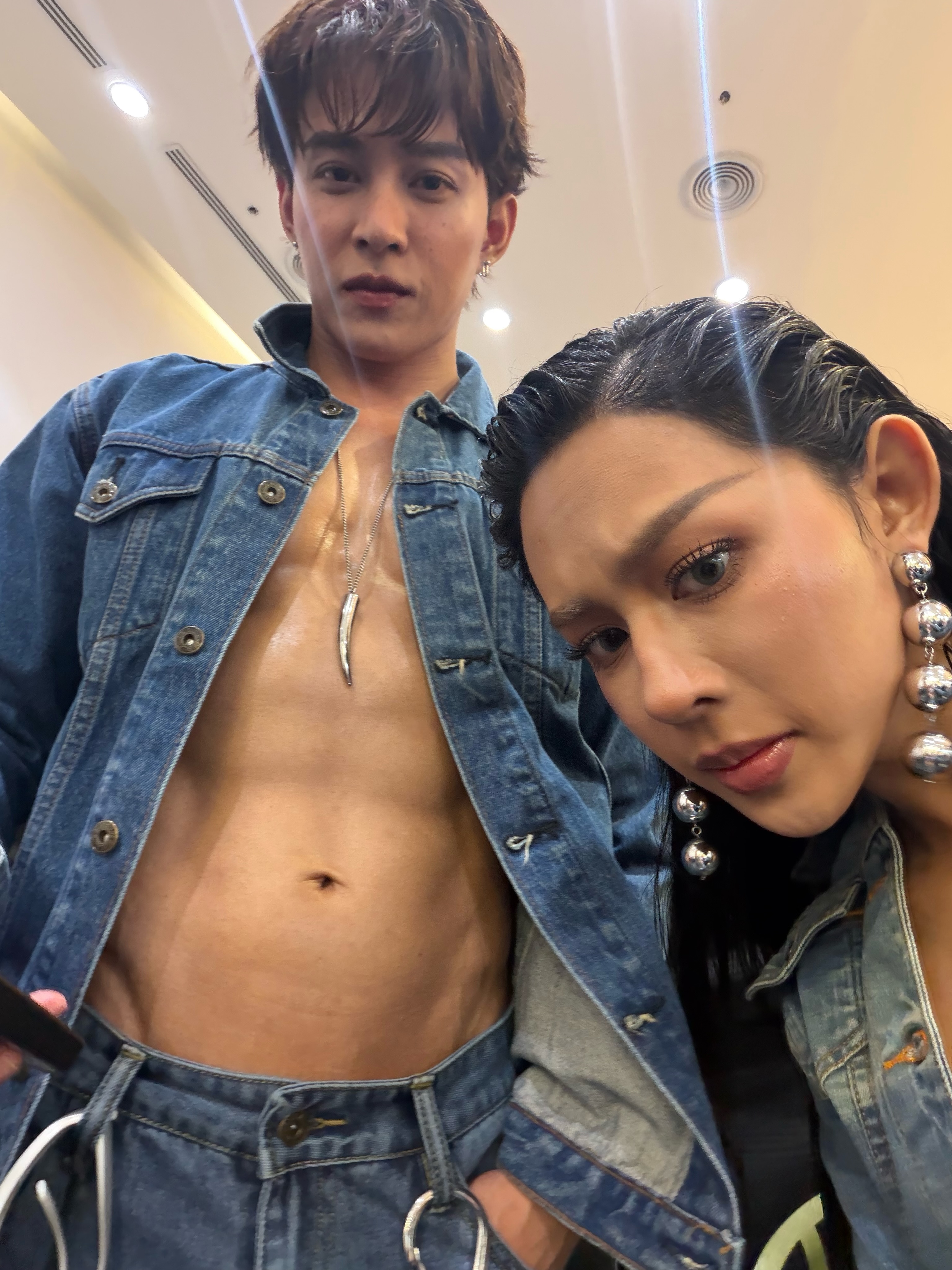 ต๊อด - ปนพงษ์ ไขแสง