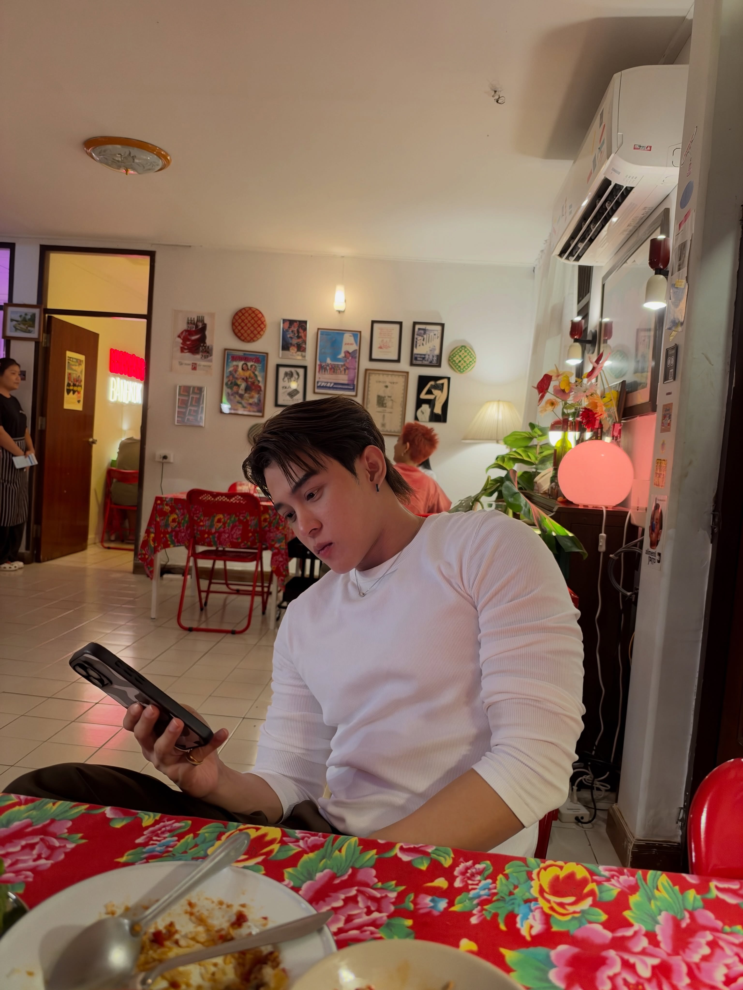 ต๊อด - ปนพงษ์ ไขแสง