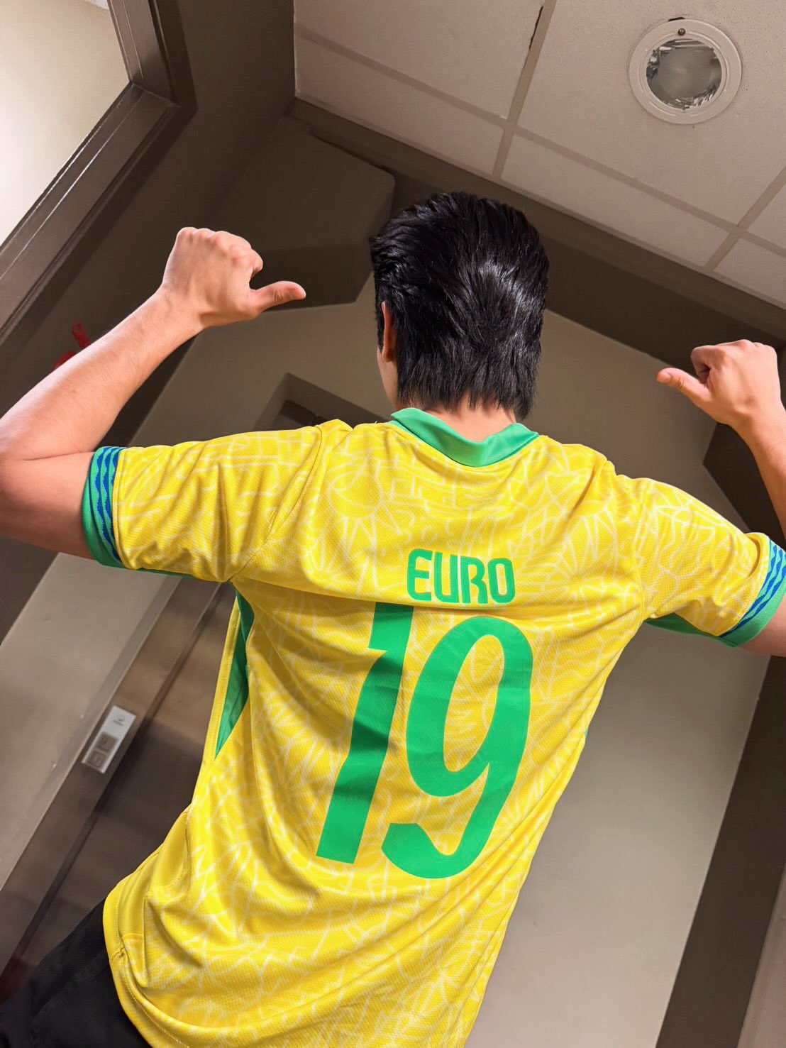 ยูโร - ยศวรรธน์ ทะวาปี